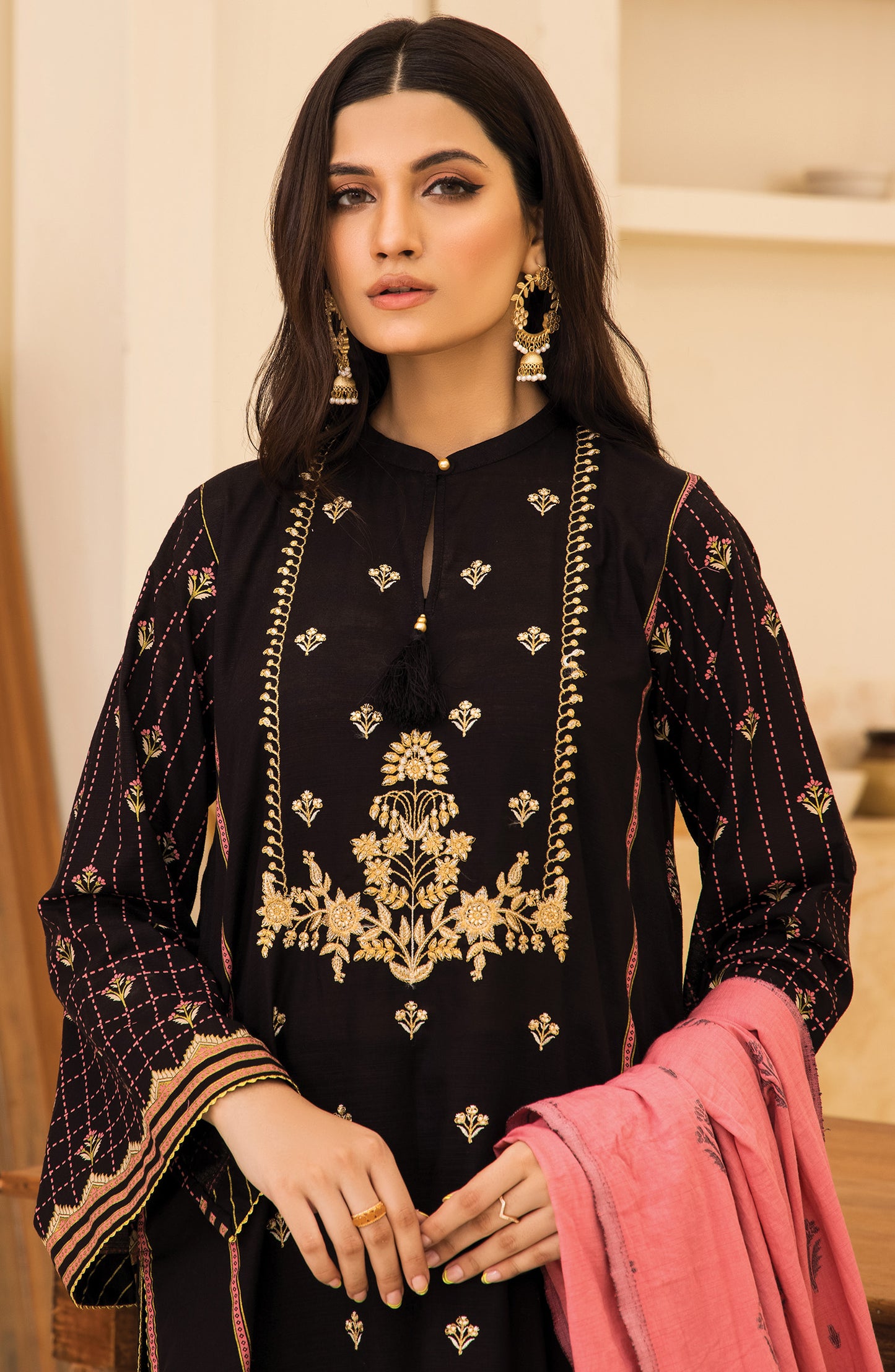 otl-21-279-u-black Unstitched 3 Piece winter Embroidered Khaddar Shirt , Pant and Khaddar Dupatta 