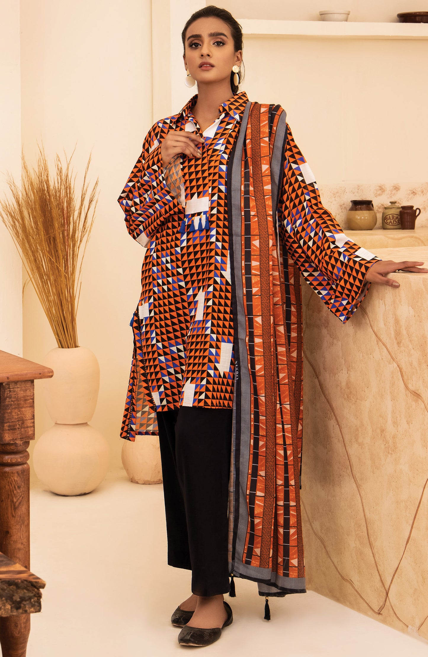 Unstitched 2 Piece Printed Khaddar Shirt and Out source Dupatta