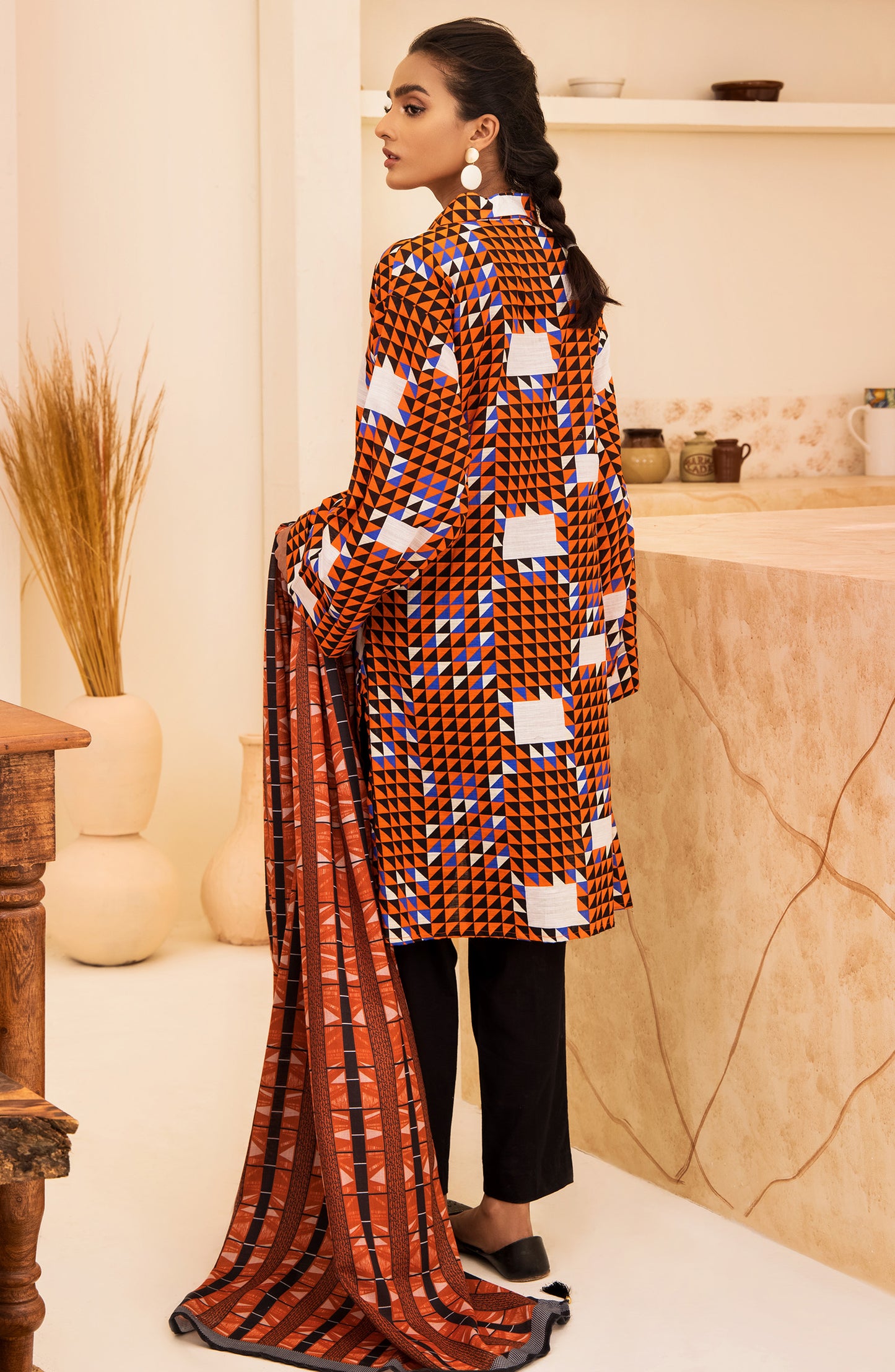 Unstitched 2 Piece Printed Khaddar Shirt and Out source Dupatta