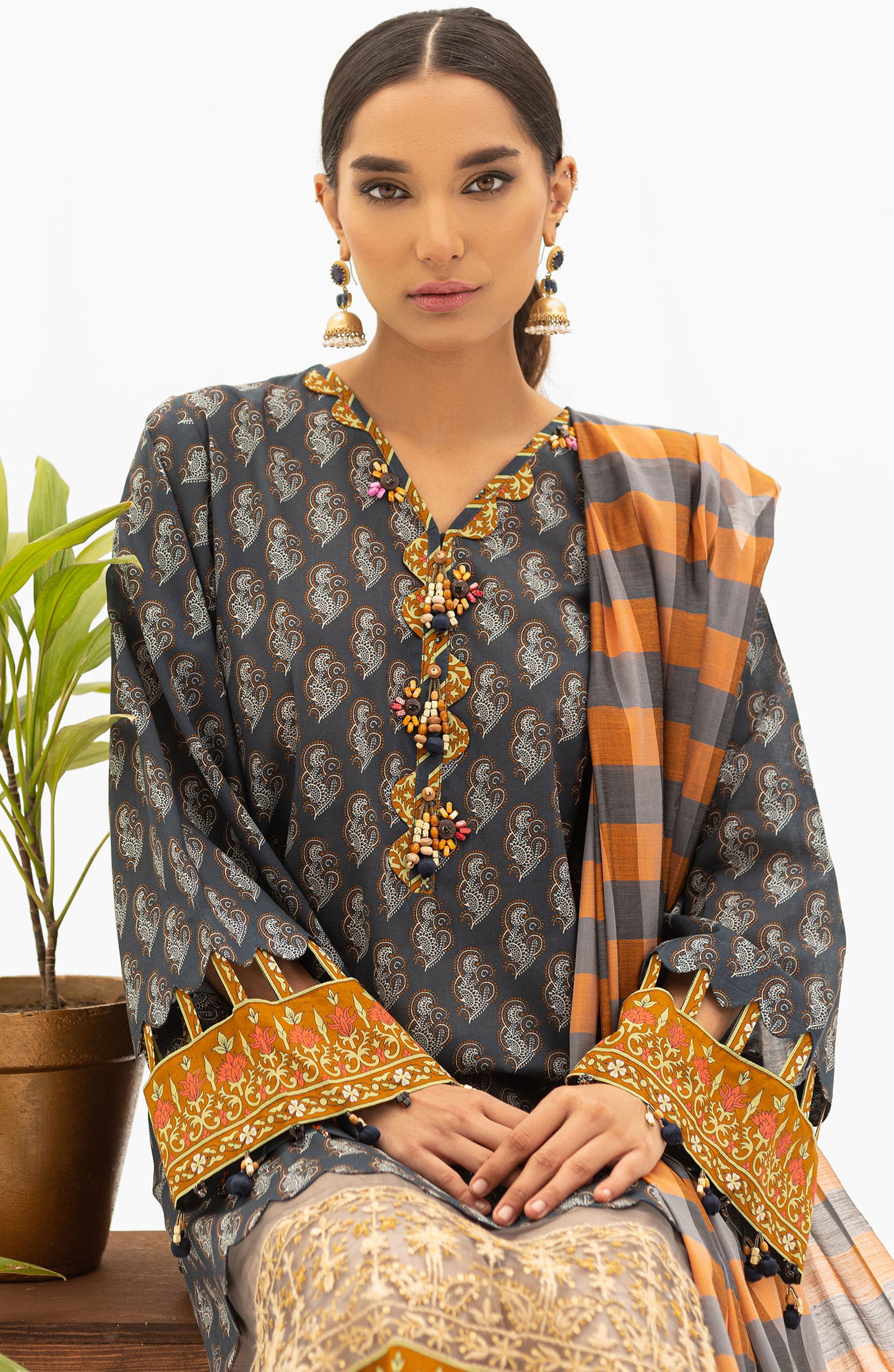 NRDS-22-024/U GREY LAWN  UNSTITCHED SHIRT DUPATTA