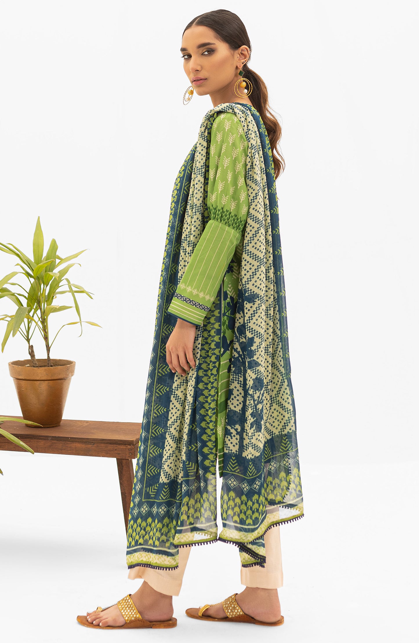 NRDS-21-100/U GREEN LAWN  UNSTITCHED SHIRT DUPATTA
