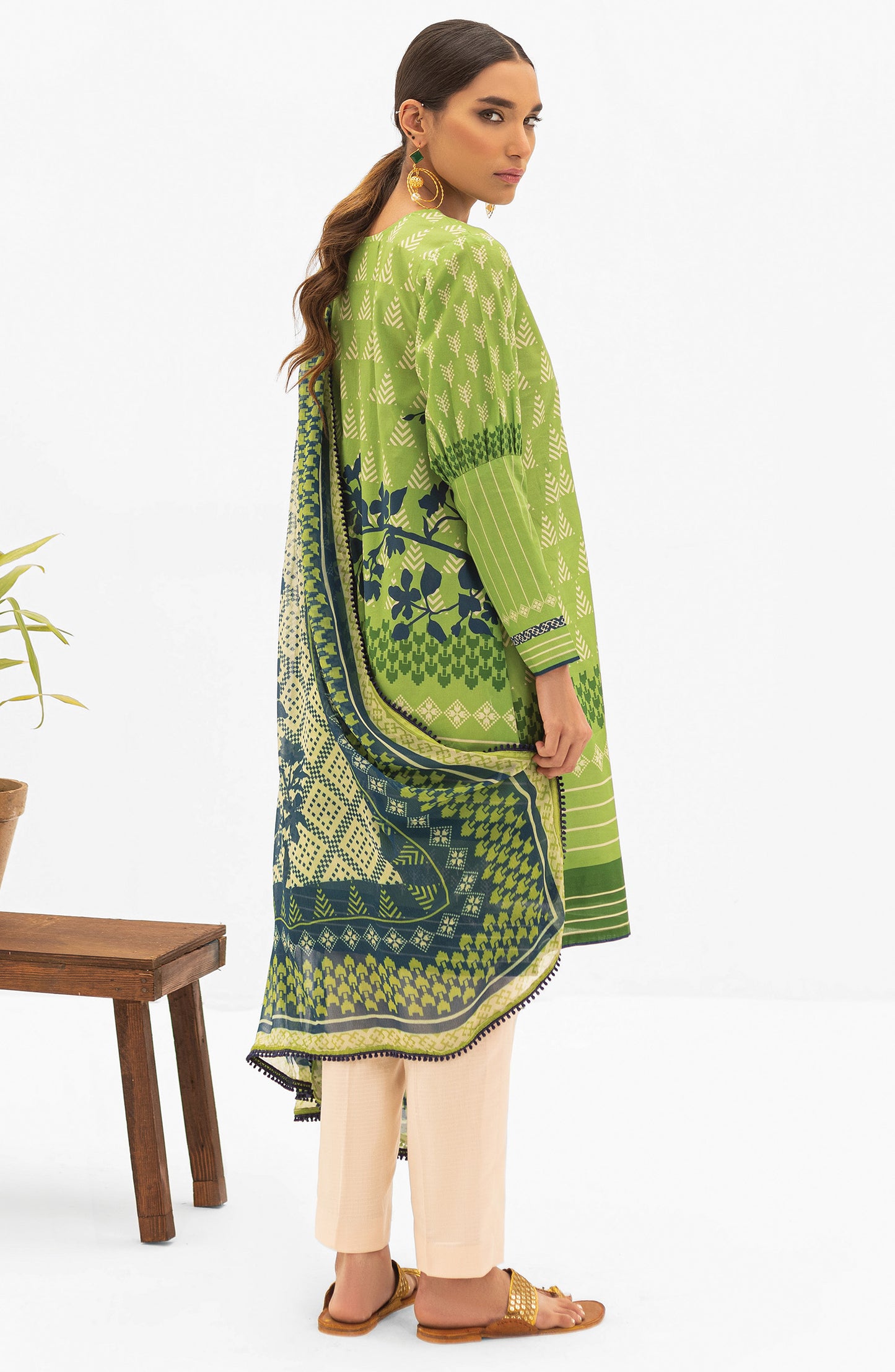 NRDS-21-100/U GREEN LAWN  UNSTITCHED SHIRT DUPATTA