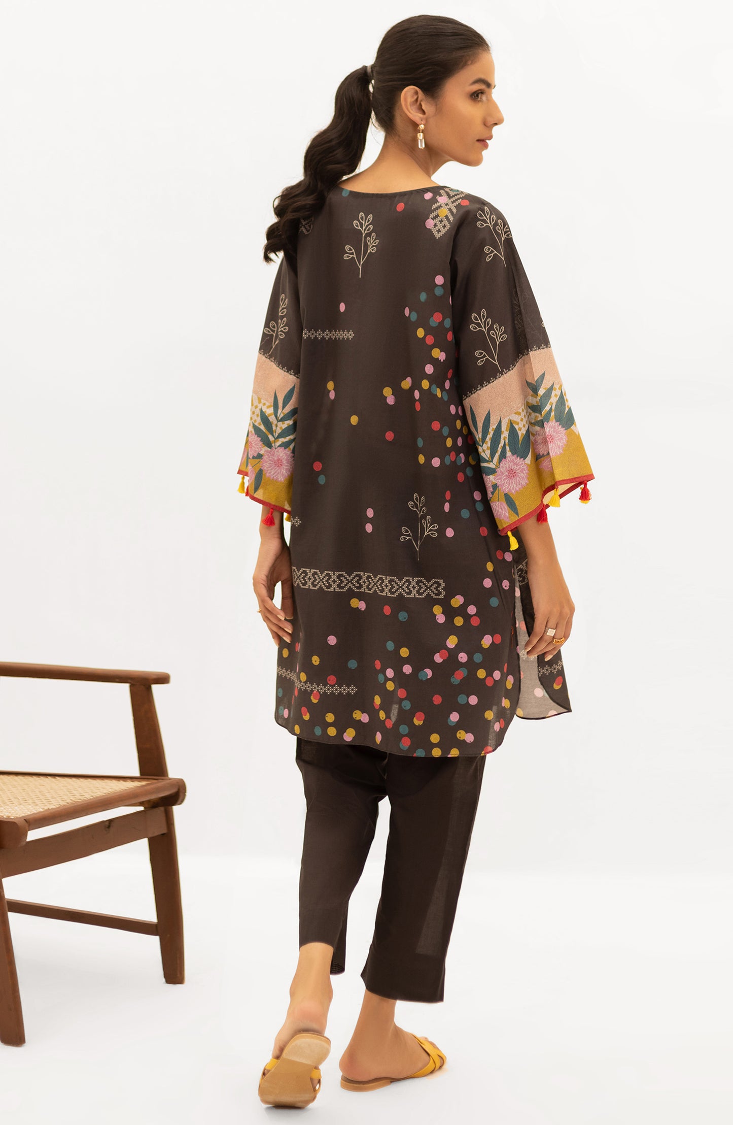 OTL-22-004/U RED LAWN  UNSTITCHED SHIRT DUPATTA PANTS