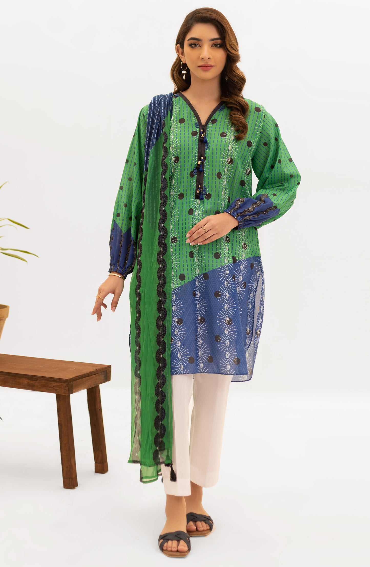 NRDS-22-020/U GREEN LAWN  UNSTITCHED SHIRT DUPATTA