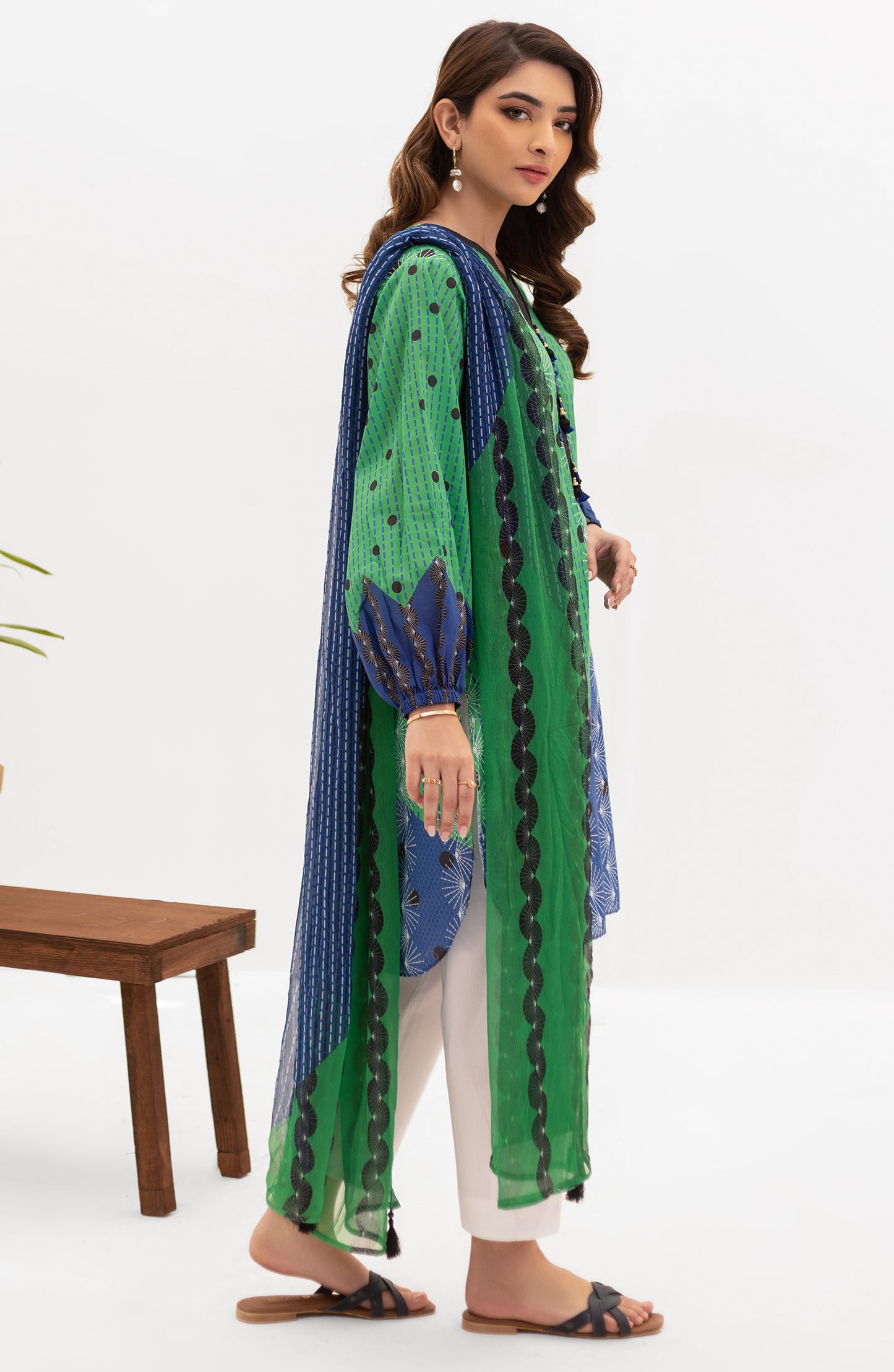 NRDS-22-020/U GREEN LAWN  UNSTITCHED SHIRT DUPATTA