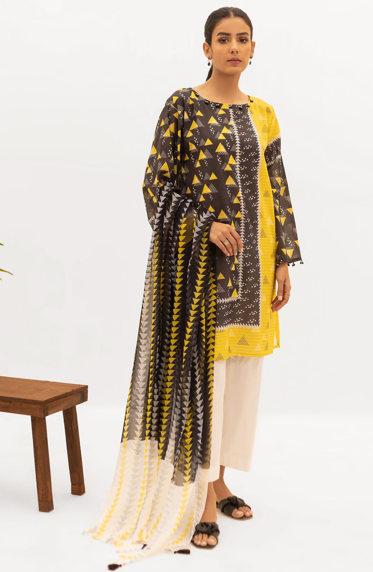 NRDS-22-018/U YELLOW LAWN  UNSTITCHED SHIRT DUPATTA