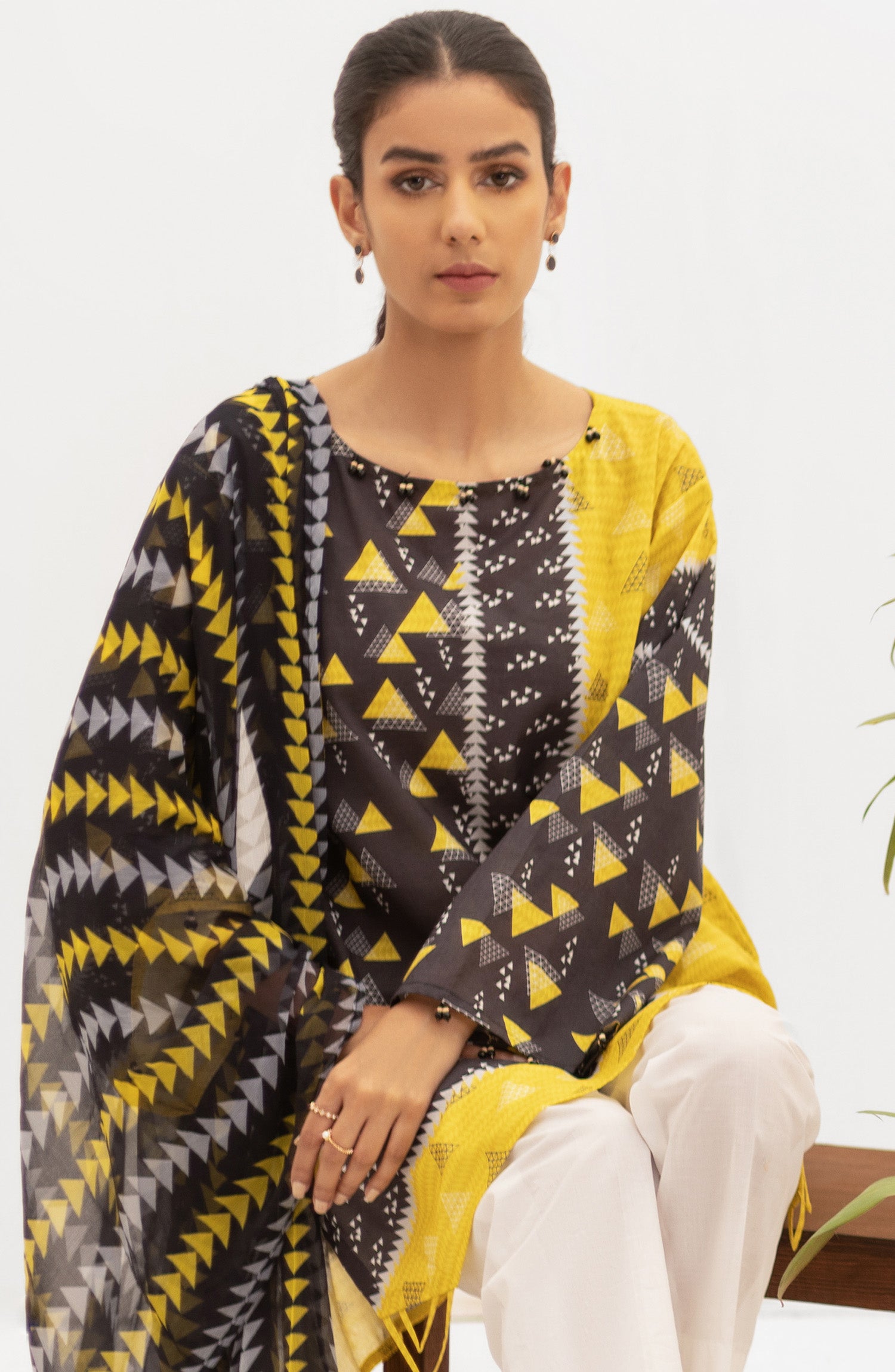 NRDS-22-018/U YELLOW LAWN  UNSTITCHED SHIRT DUPATTA