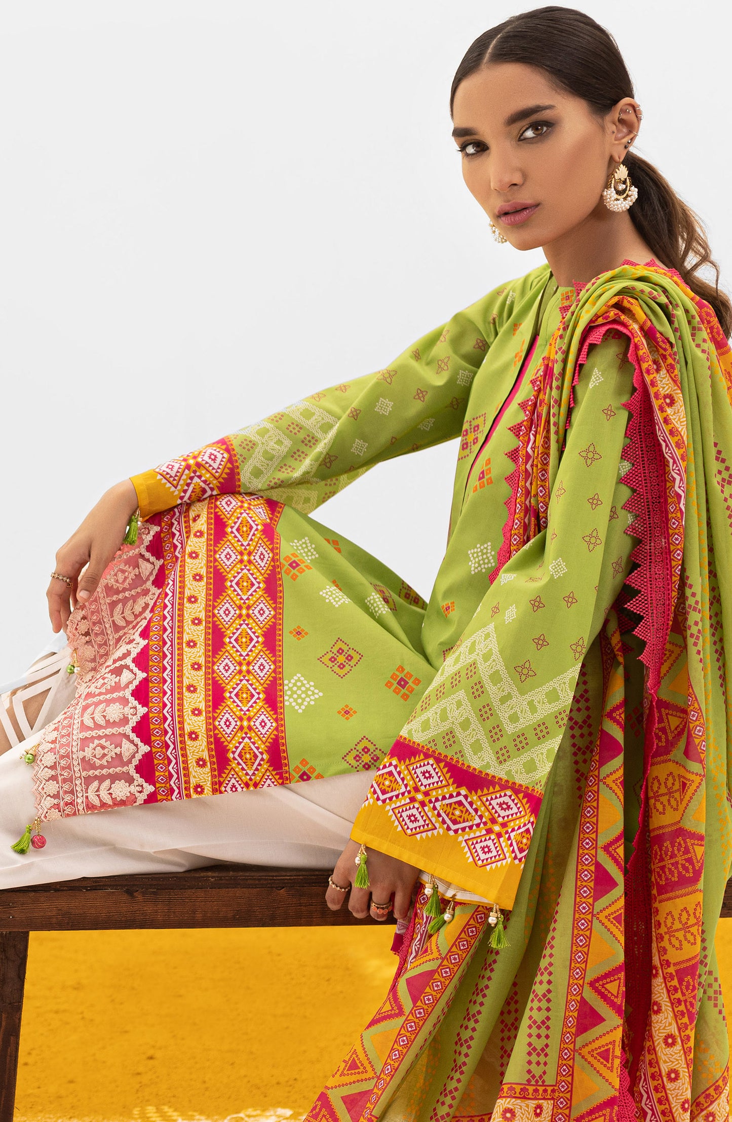 OTL-22-004/U RED LAWN  UNSTITCHED SHIRT DUPATTA PANTS