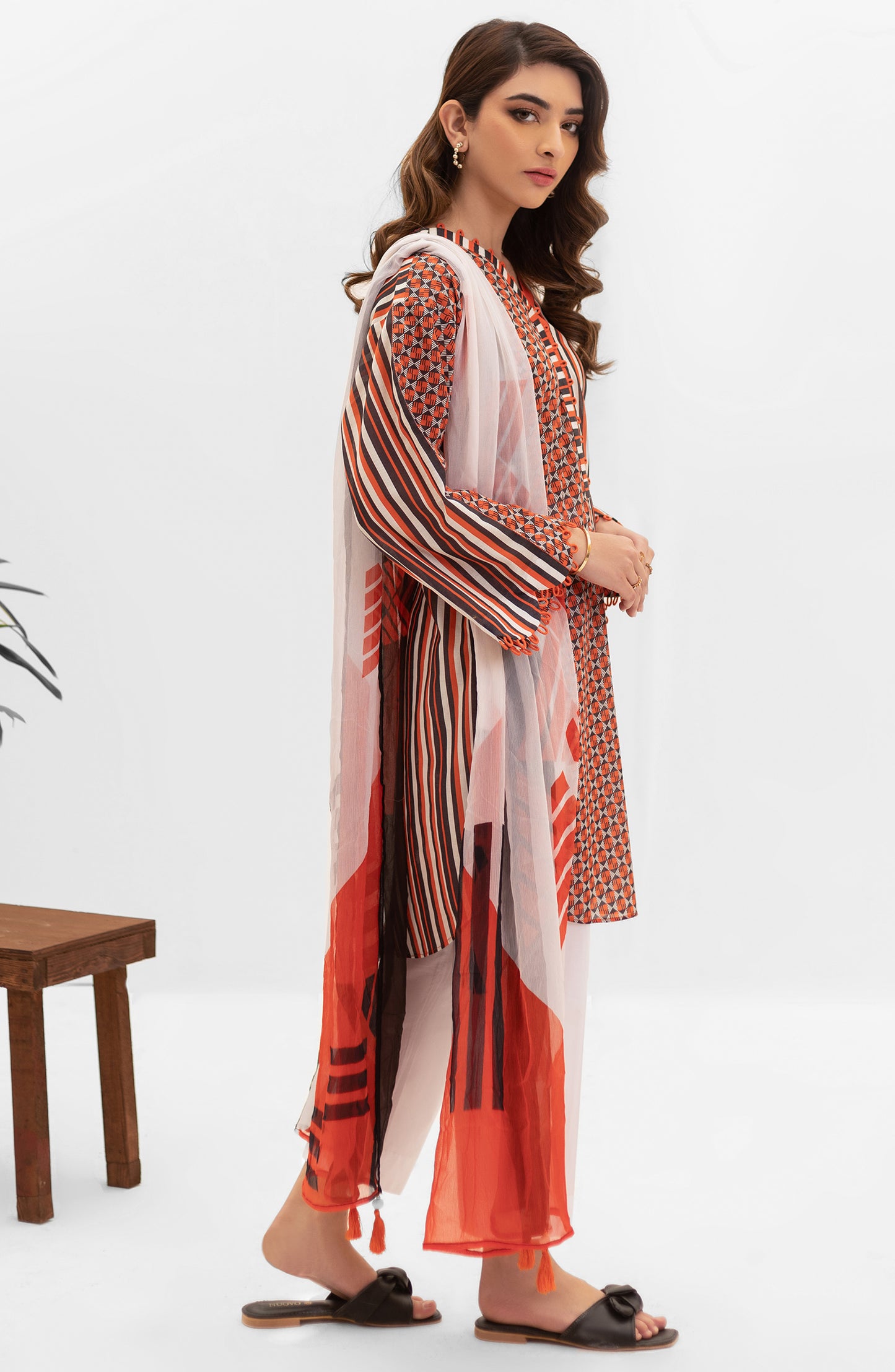 NRDS-22-019/U ORANGE LAWN  UNSTITCHED SHIRT DUPATTA