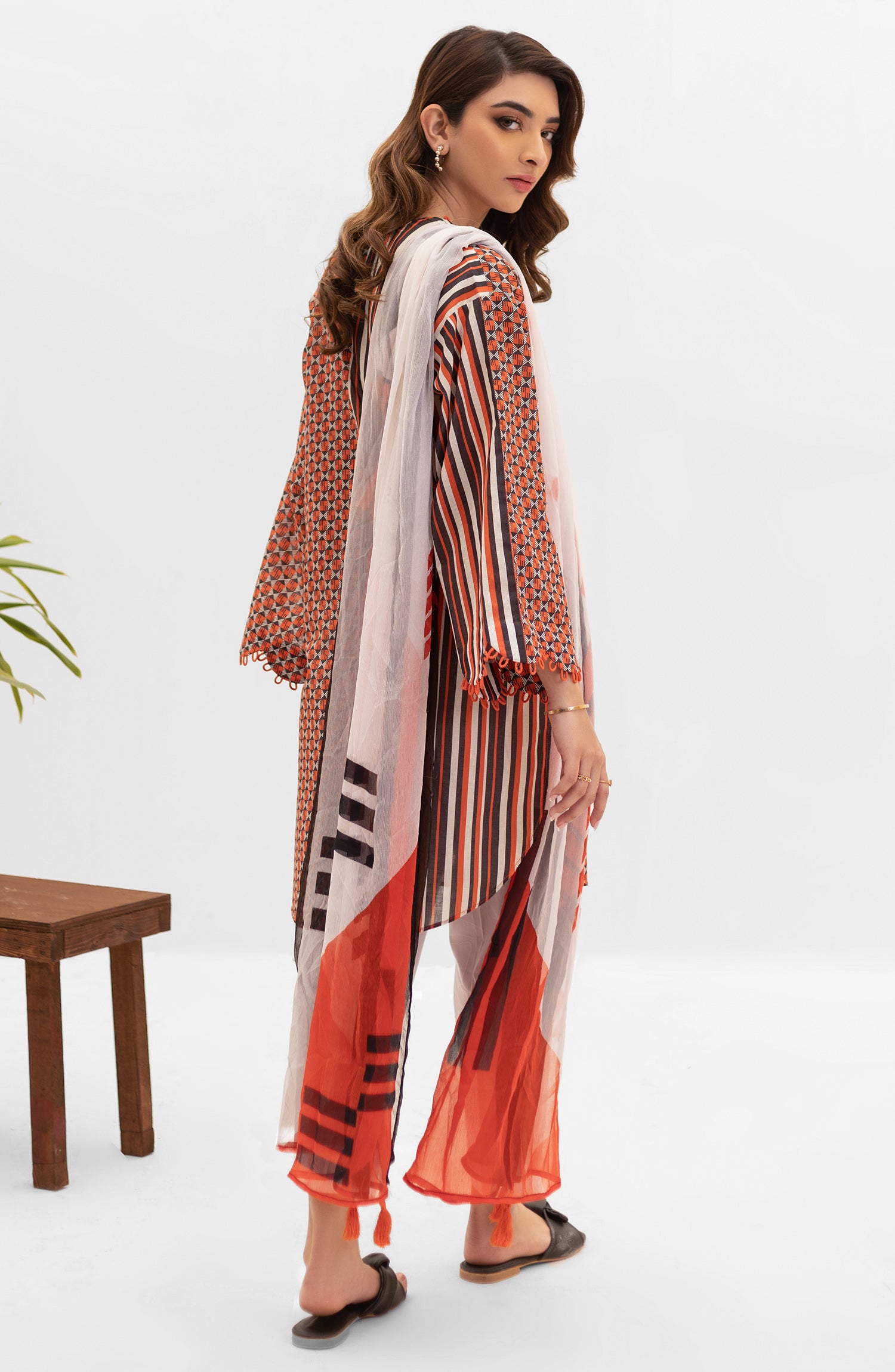 NRDS-22-019/U ORANGE LAWN  UNSTITCHED SHIRT DUPATTA