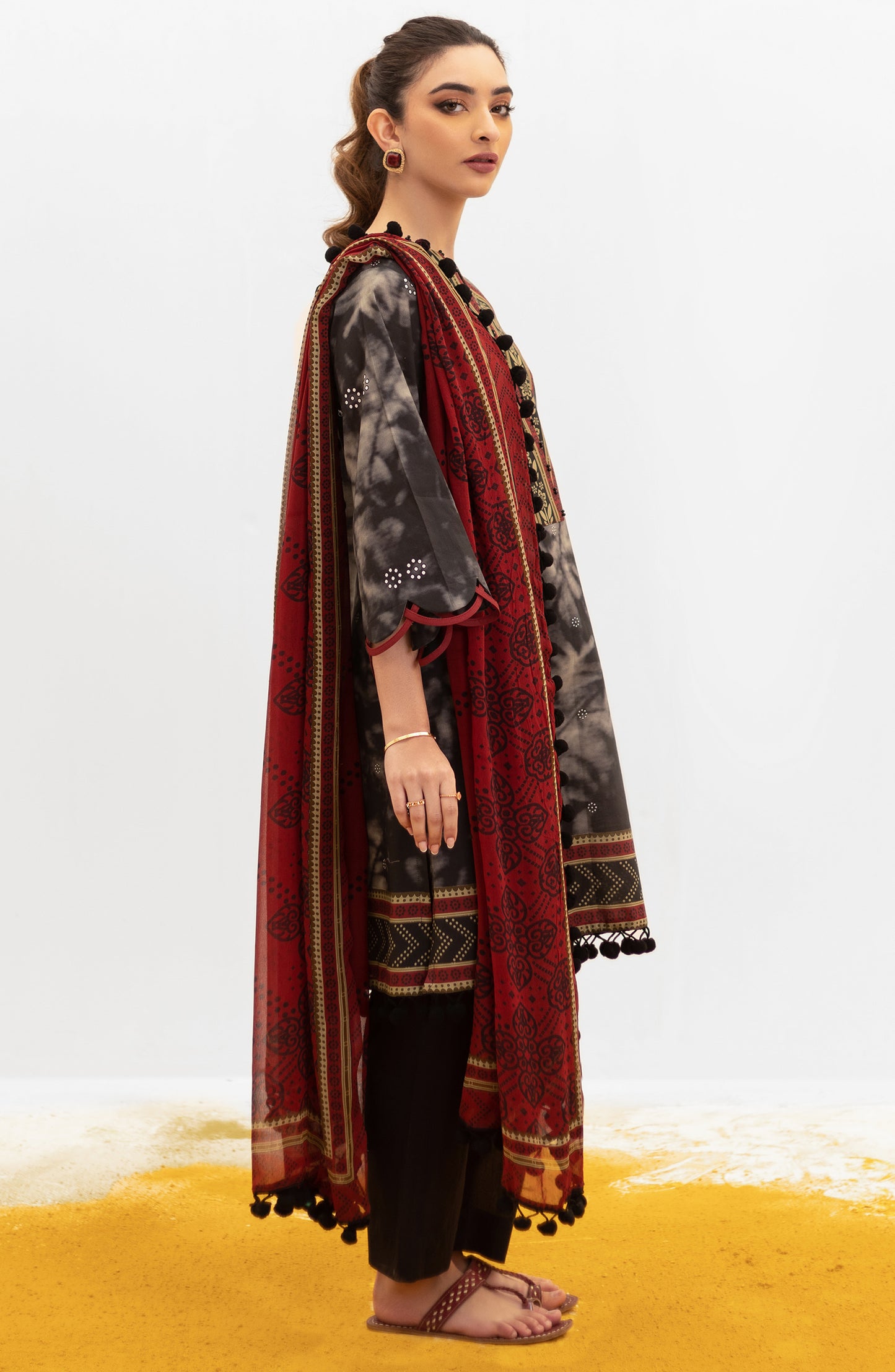 NRDS-21-096/U BLACK LAWN  UNSTITCHED SHIRT DUPATTA