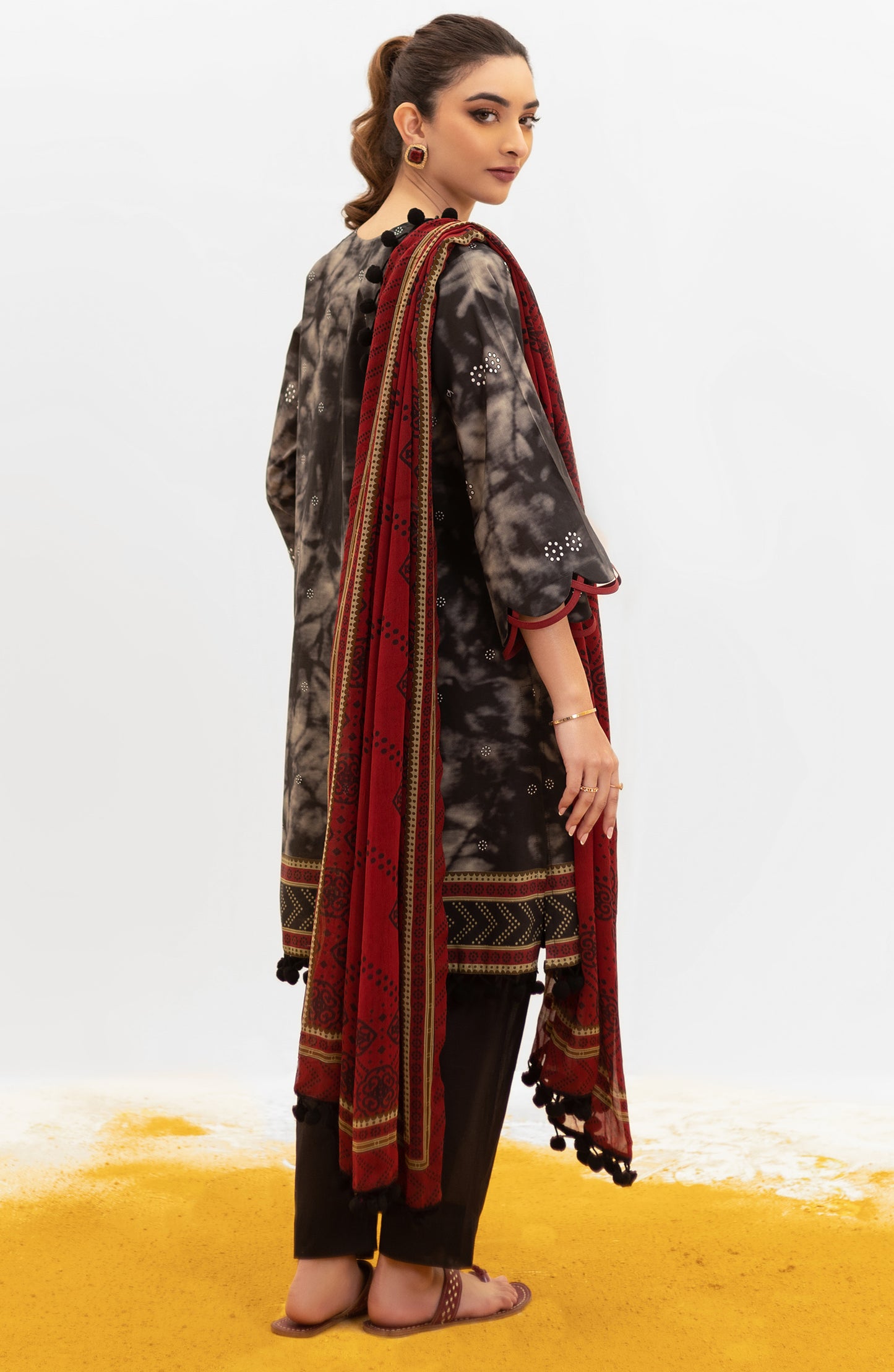 NRDS-21-096/U BLACK LAWN  UNSTITCHED SHIRT DUPATTA