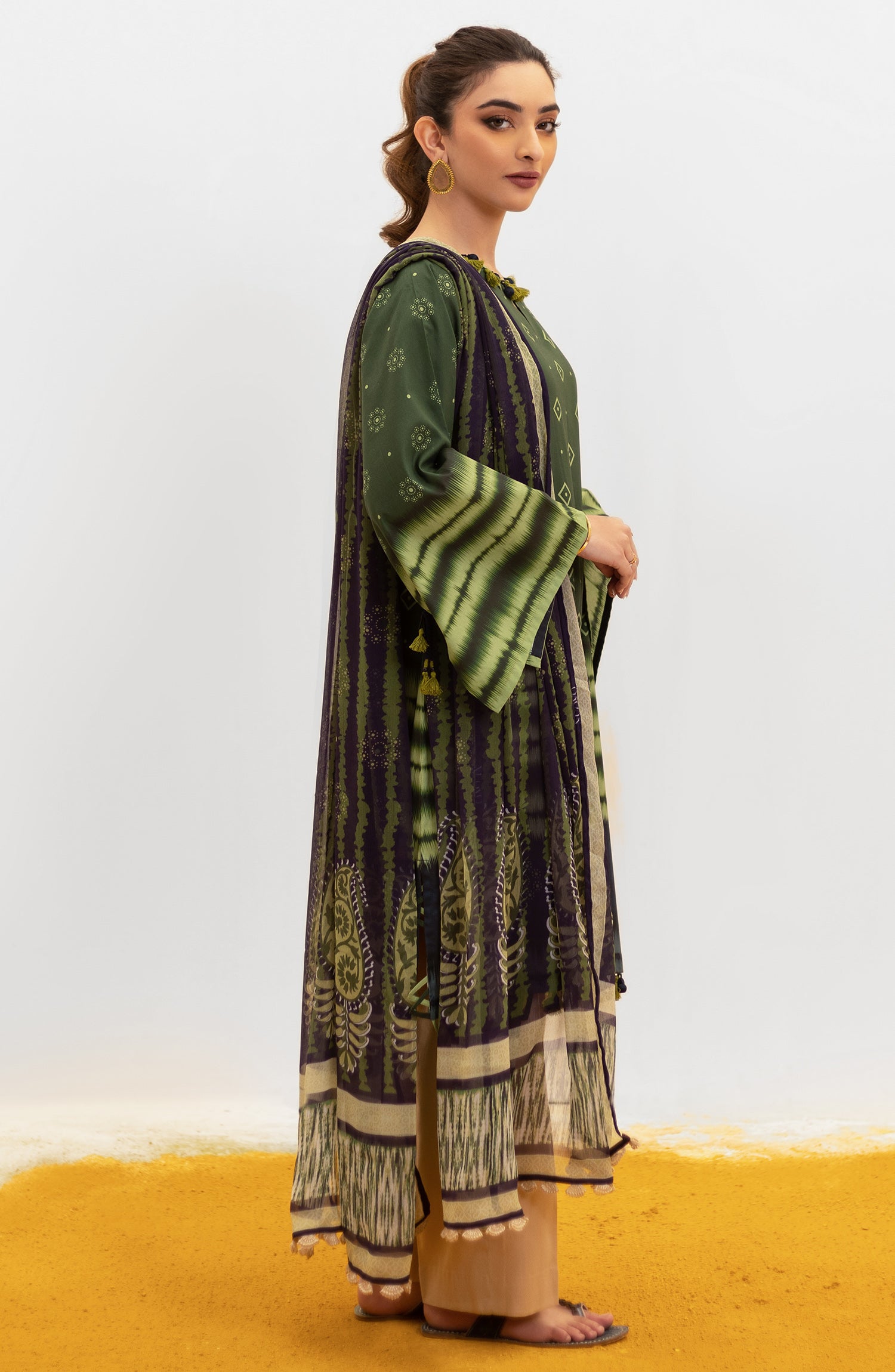 NRDS-21-092/U GREEN LAWN  UNSTITCHED SHIRT DUPATTA