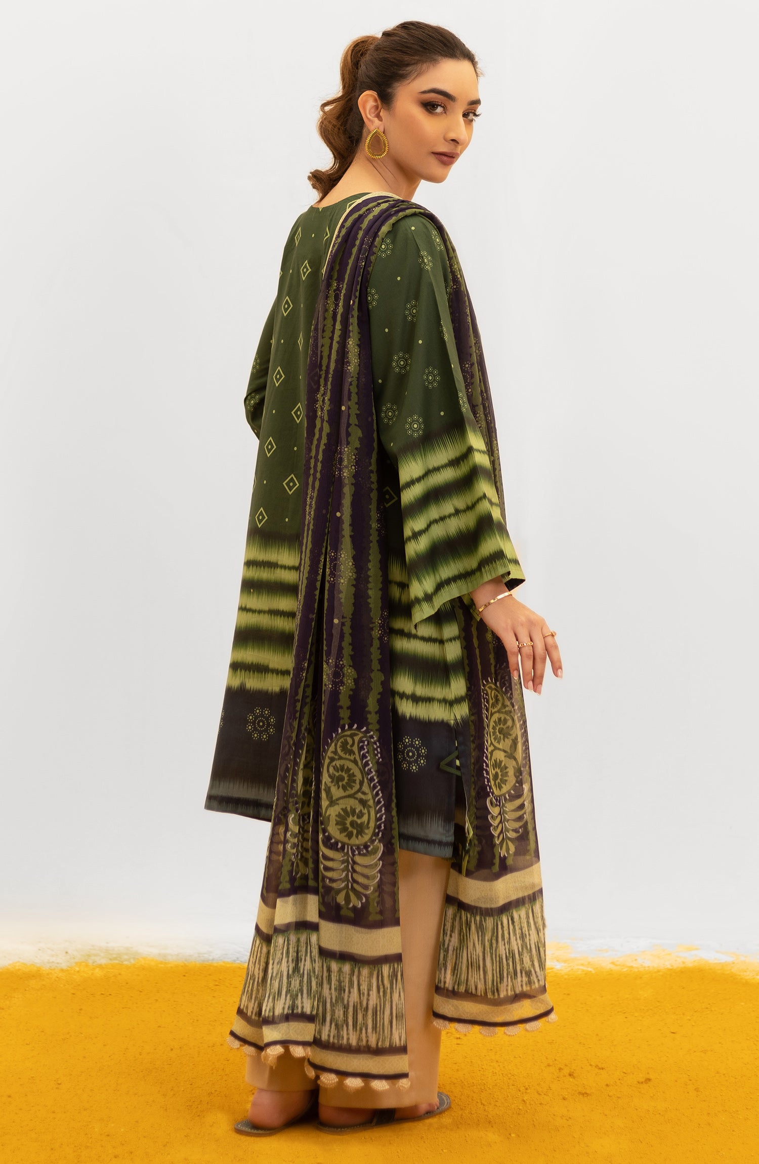 NRDS-21-092/U GREEN LAWN  UNSTITCHED SHIRT DUPATTA