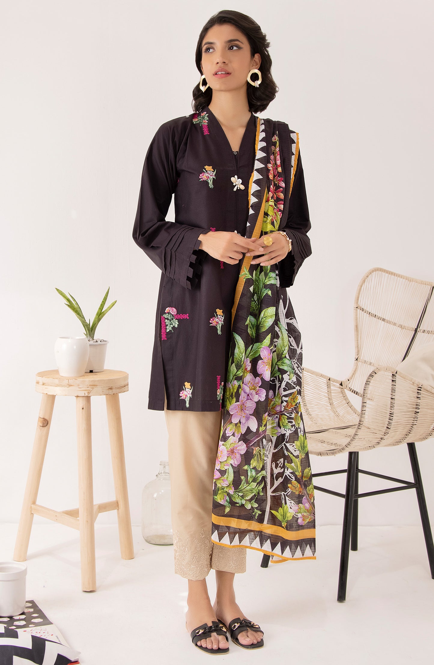 OTL-22-004/U RED LAWN  UNSTITCHED SHIRT DUPATTA PANTS