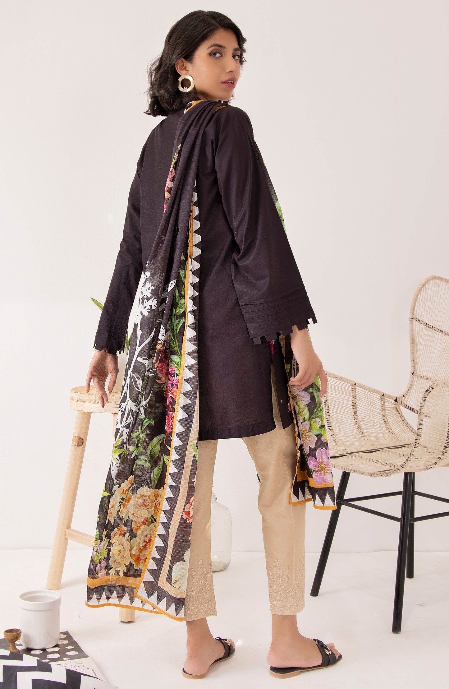 OTL-22-004/U RED LAWN  UNSTITCHED SHIRT DUPATTA PANTS