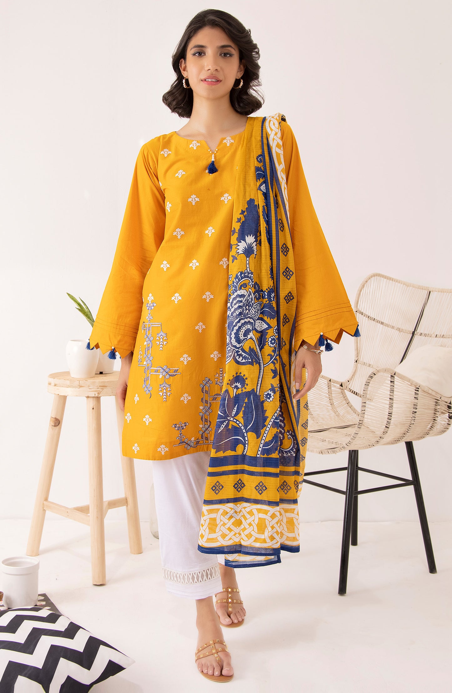 OTL-22-004/U RED LAWN  UNSTITCHED SHIRT DUPATTA PANTS