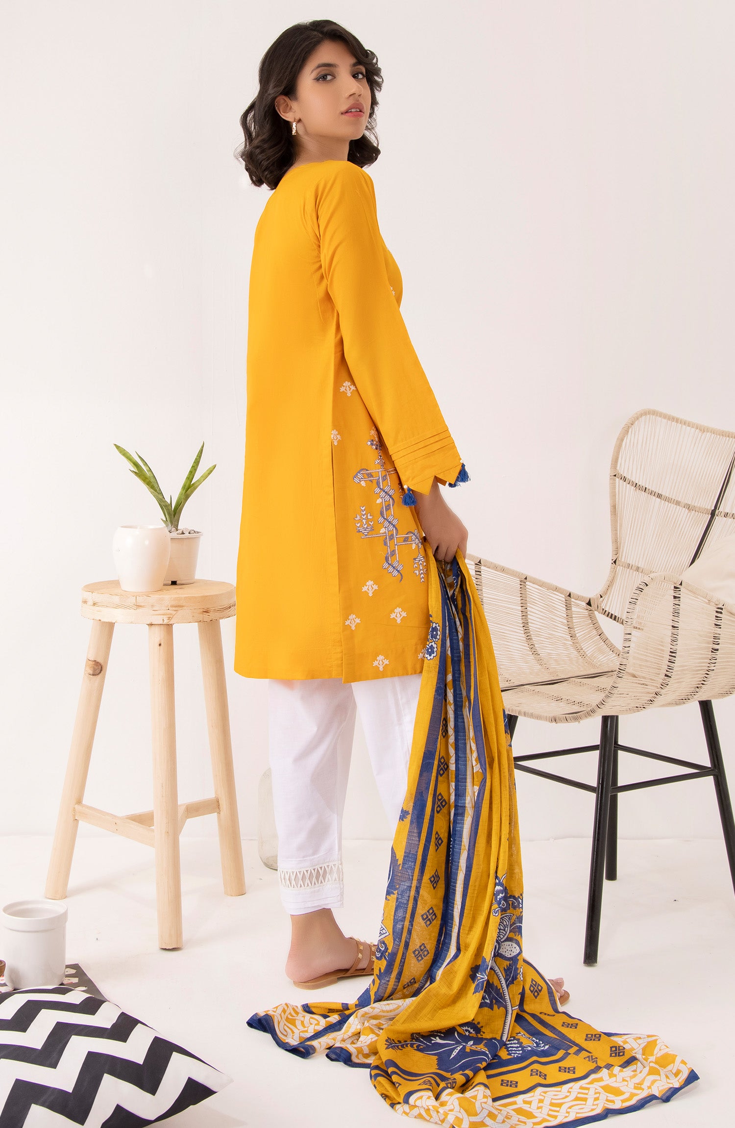 OTL-22-004/U RED LAWN  UNSTITCHED SHIRT DUPATTA PANTS