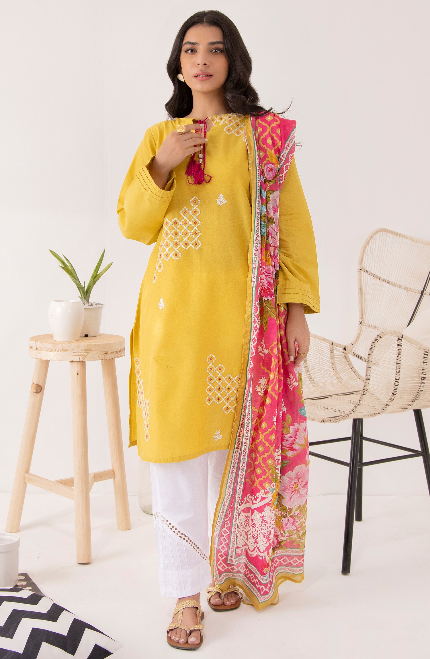 OTL-22-004/U RED LAWN  UNSTITCHED SHIRT DUPATTA PANTS