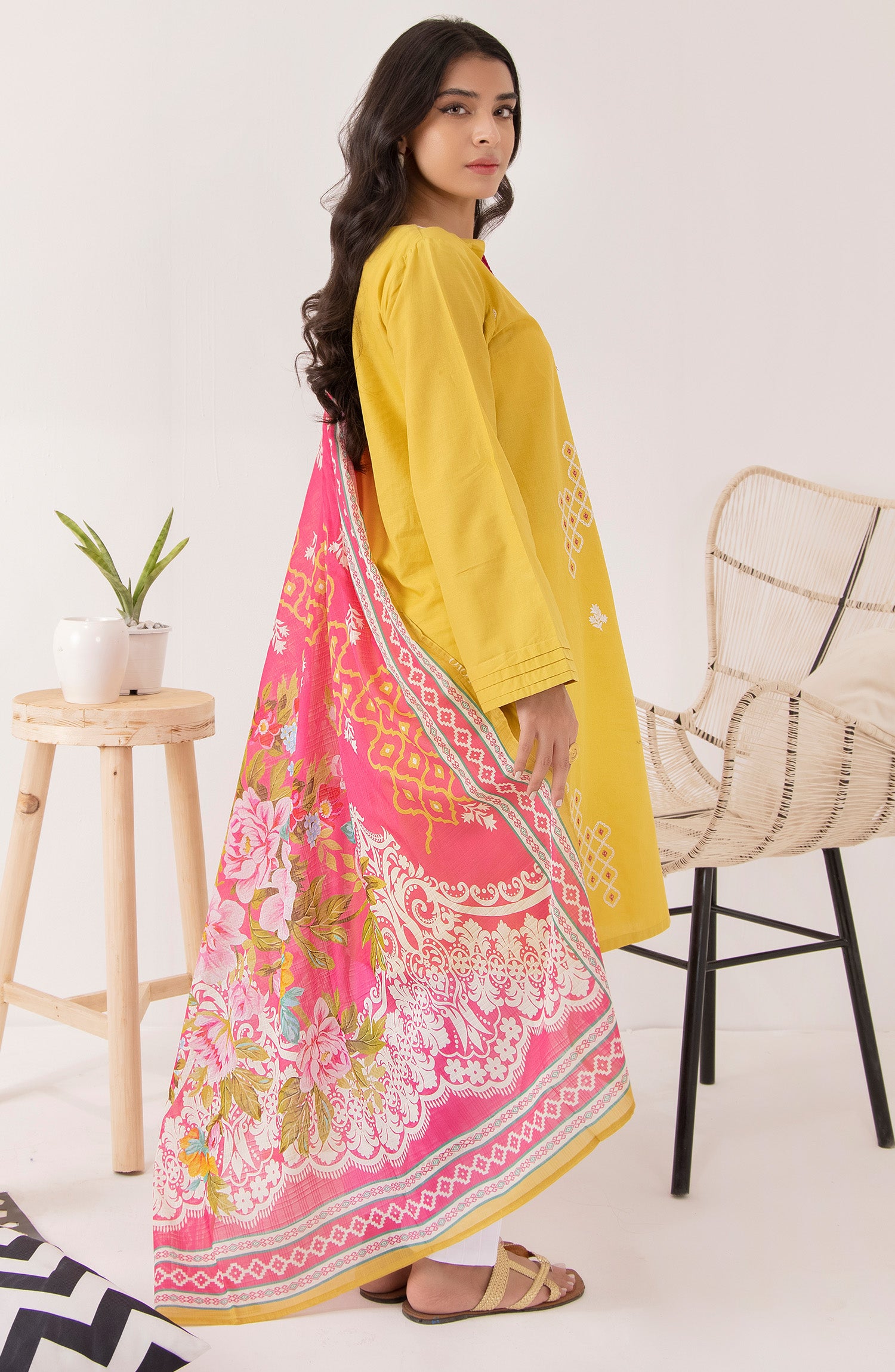 OTL-22-004/U RED LAWN  UNSTITCHED SHIRT DUPATTA PANTS