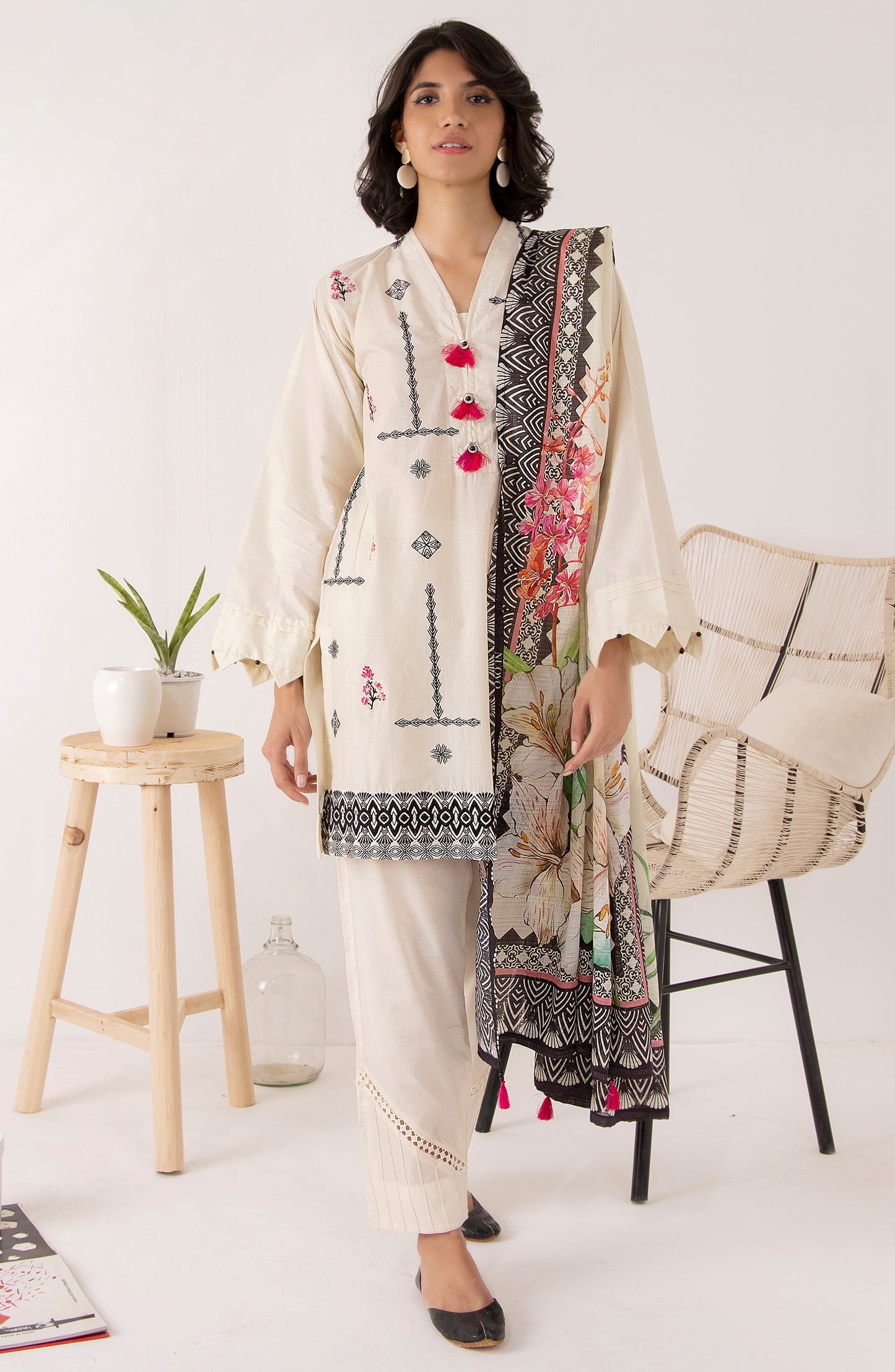 OTL-22-004/U RED LAWN  UNSTITCHED SHIRT DUPATTA PANTS