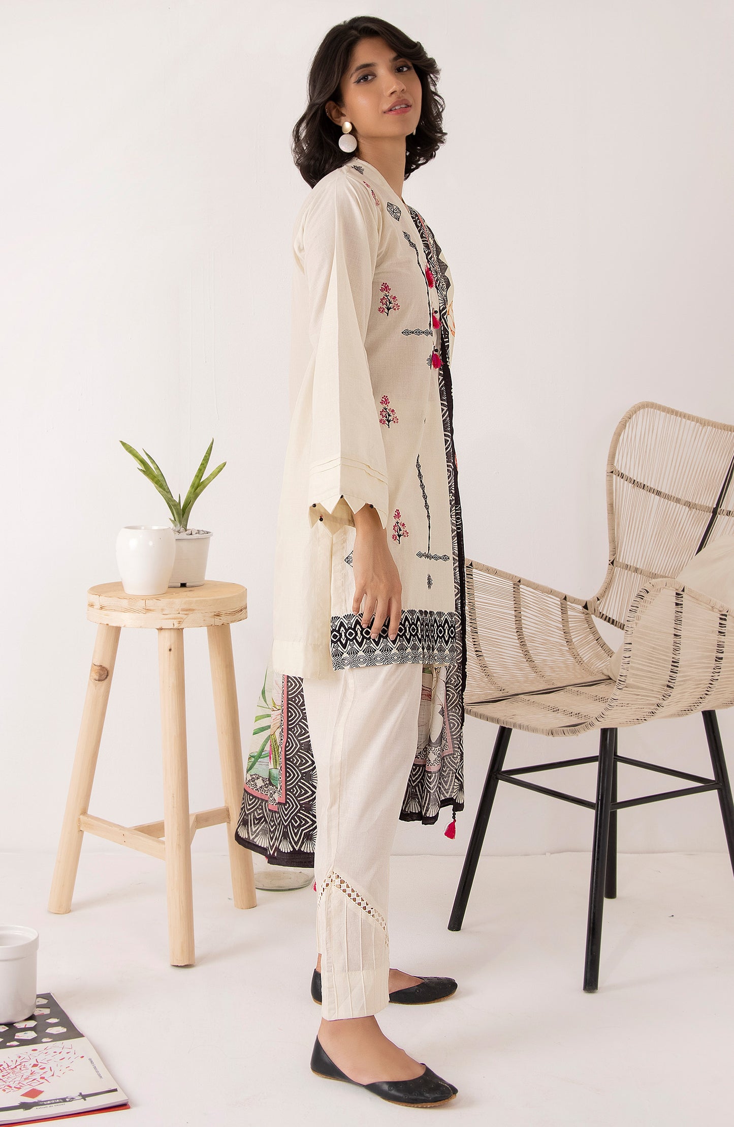 OTL-22-004/U RED LAWN  UNSTITCHED SHIRT DUPATTA PANTS