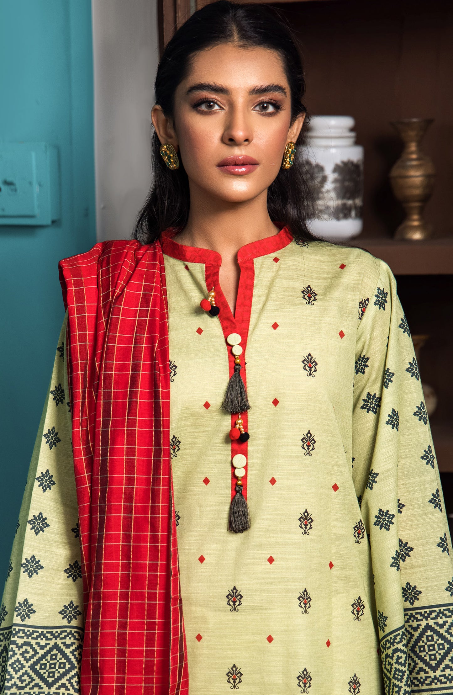 Unstitched 2 Piece Printed Khaddar Shirt and Yarn Dyed Dupatta