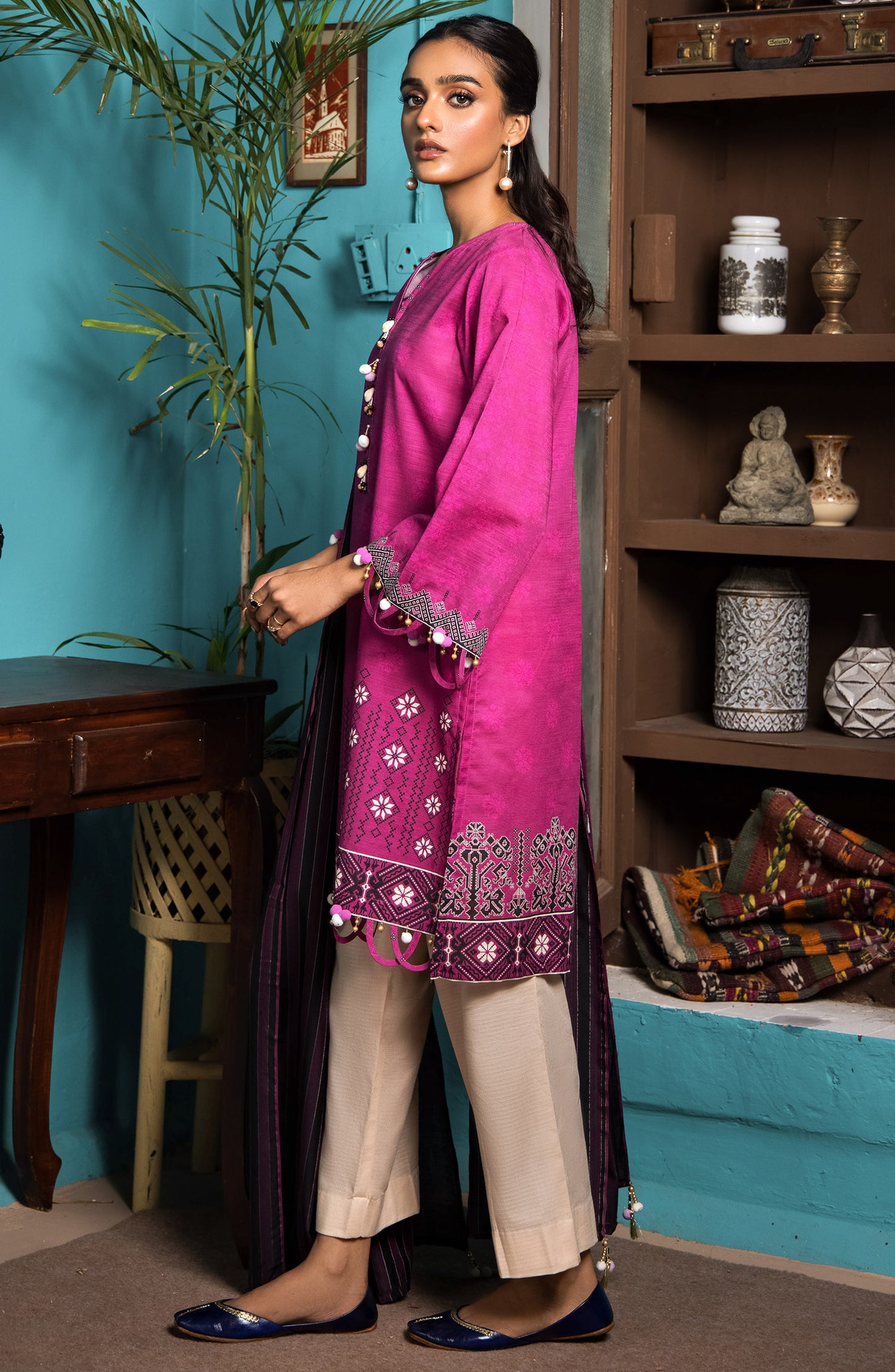Unstitched 2 Piece Printed Khaddar Shirt and Yarn Dyed Dupatta