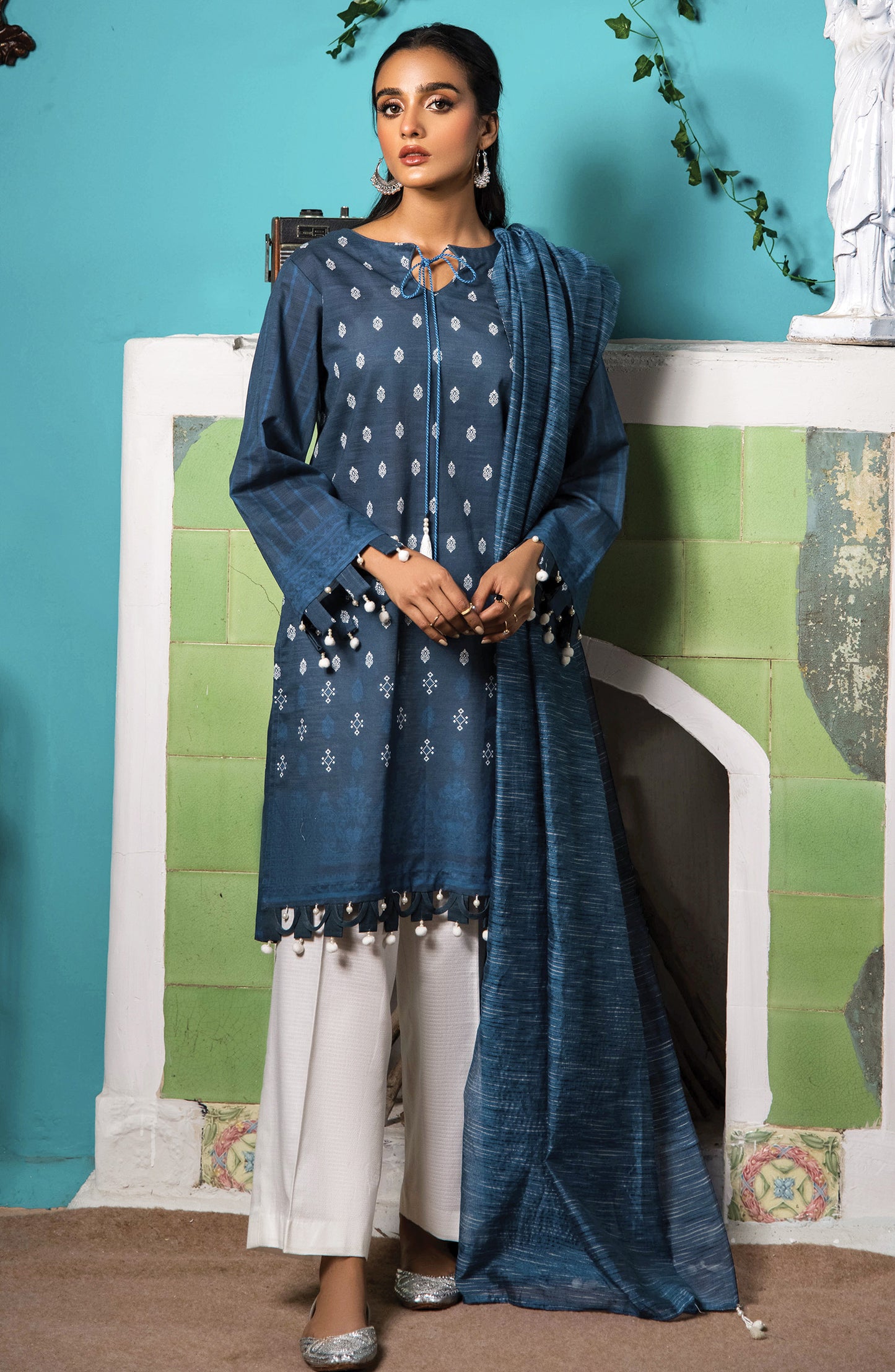 Unstitched 2 Piece Printed Khaddar Shirt and Yarn Dyed Dupatta (NRDS-395/U BLUE)
