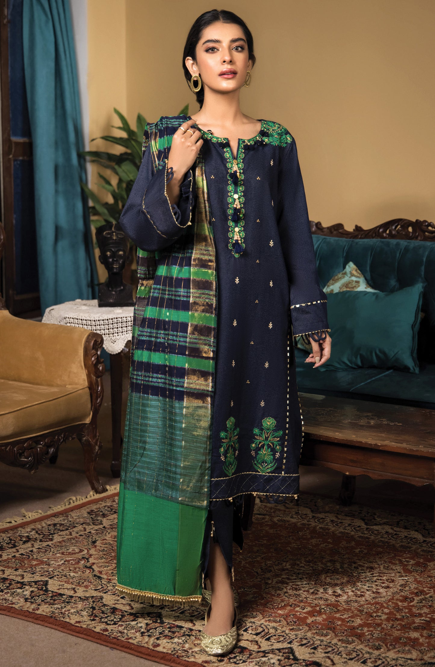 Unstitched 3 Piece Embroidered Karandi Shirt , Karandi Pant and Yarn Dyed Dupatta