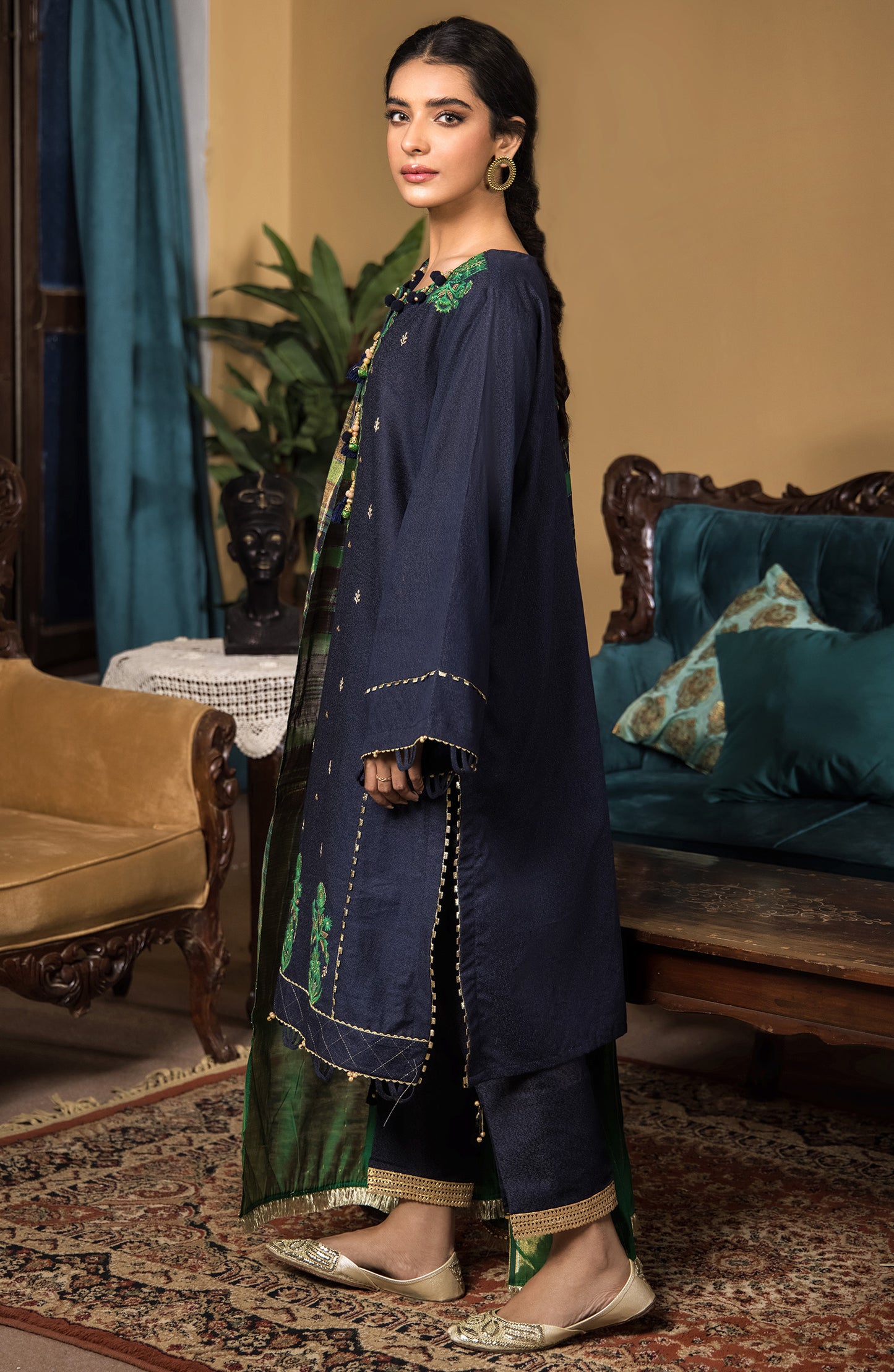 Unstitched 3 Piece Embroidered Karandi Shirt , Karandi Pant and Yarn Dyed Dupatta