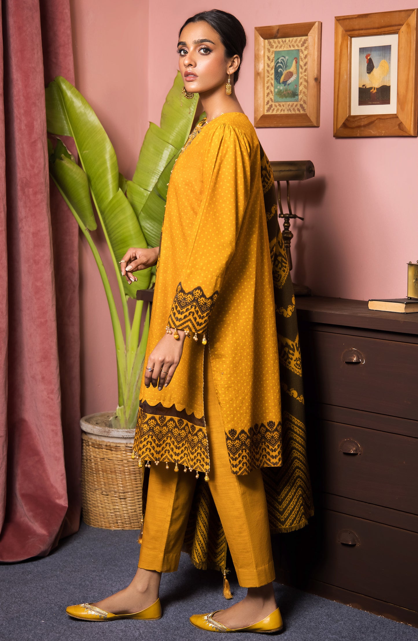 Unstitched 3 Piece Embroidered Khaddar Shirt , Khaddar Pant and JACQUARD Dupatta
