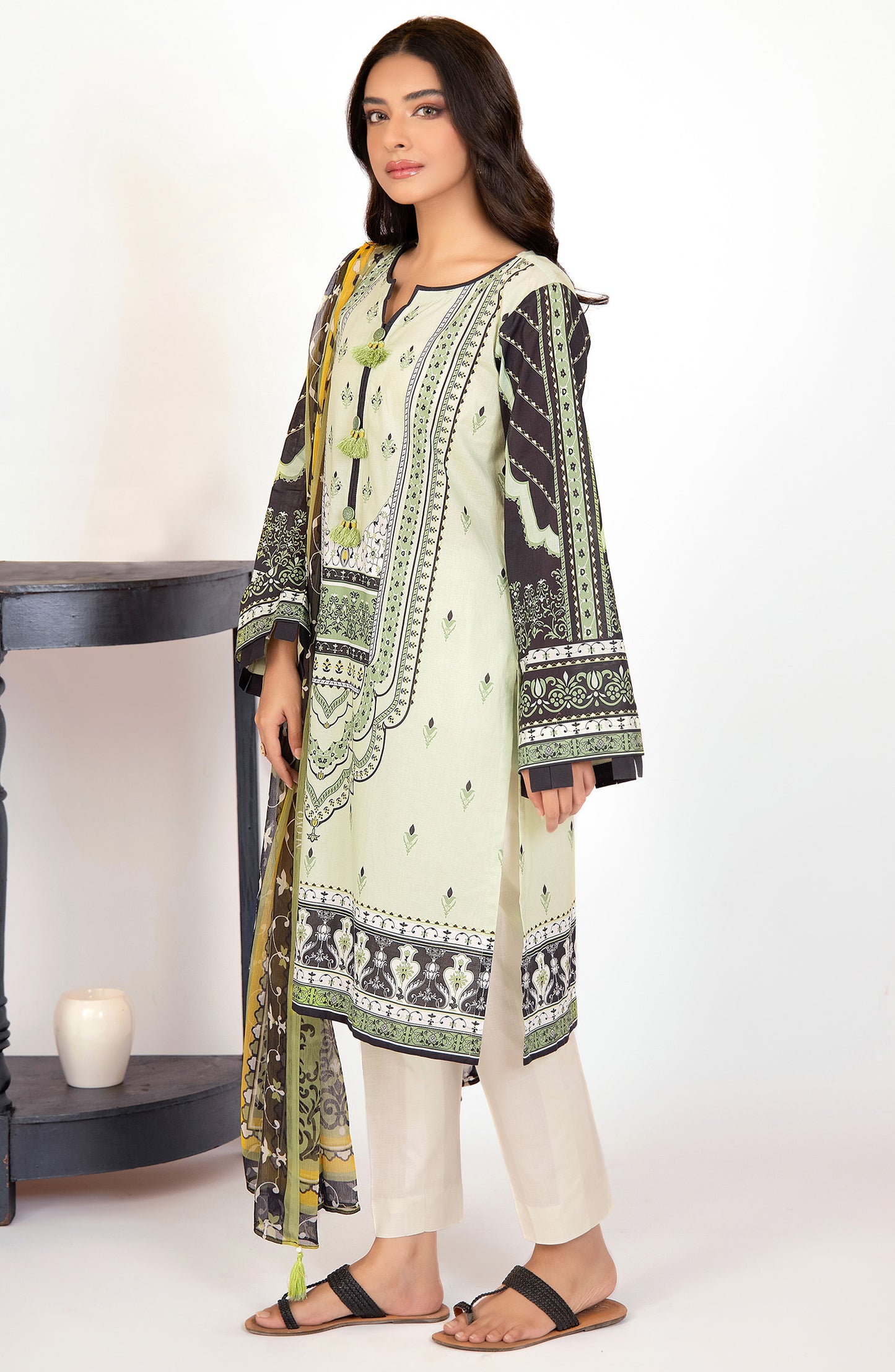 Unstitched 2 Piece Printed Lawn Shirt and Chiffon Dupatta