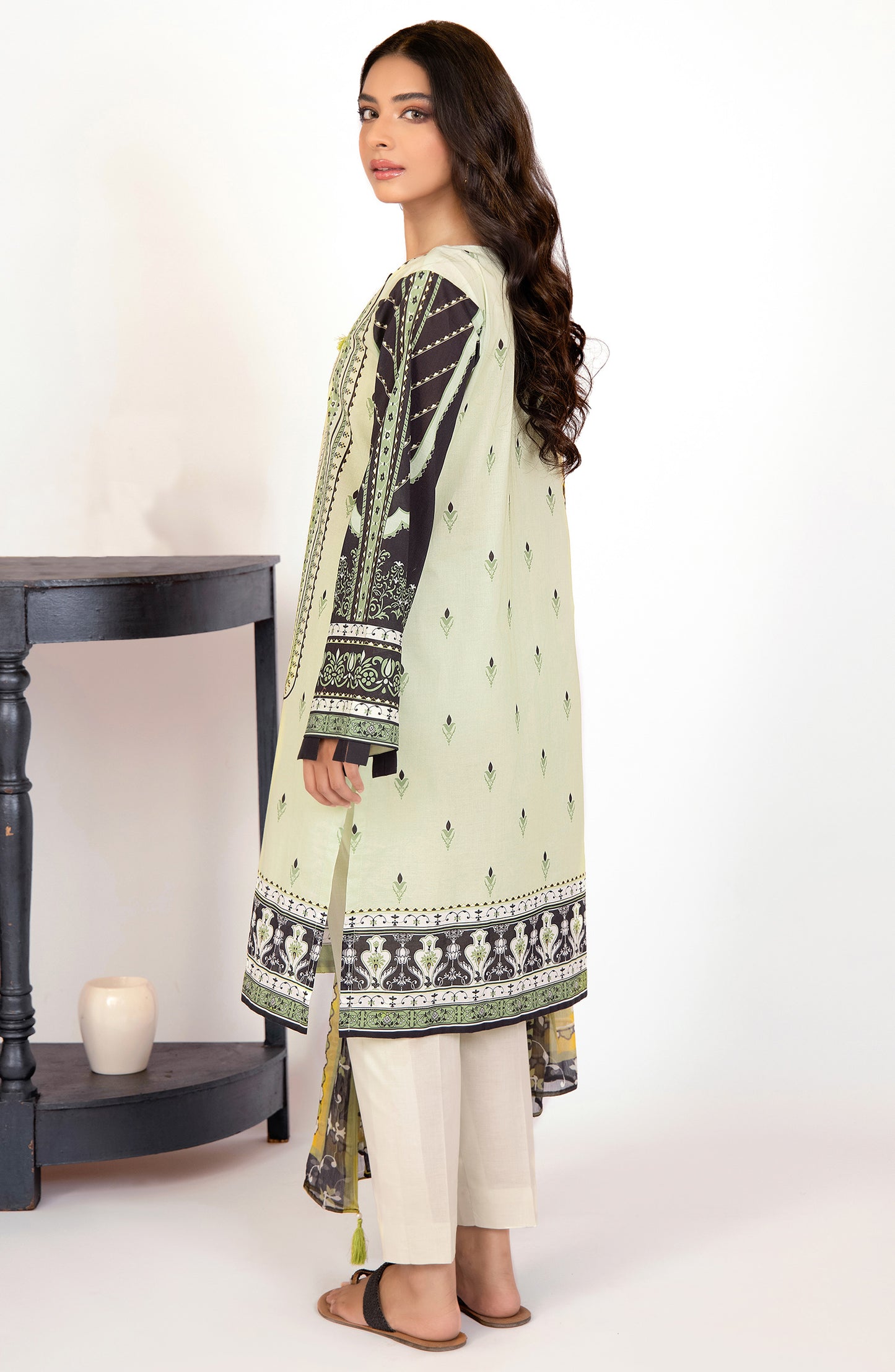 Unstitched 2 Piece Printed Lawn Shirt and Chiffon Dupatta