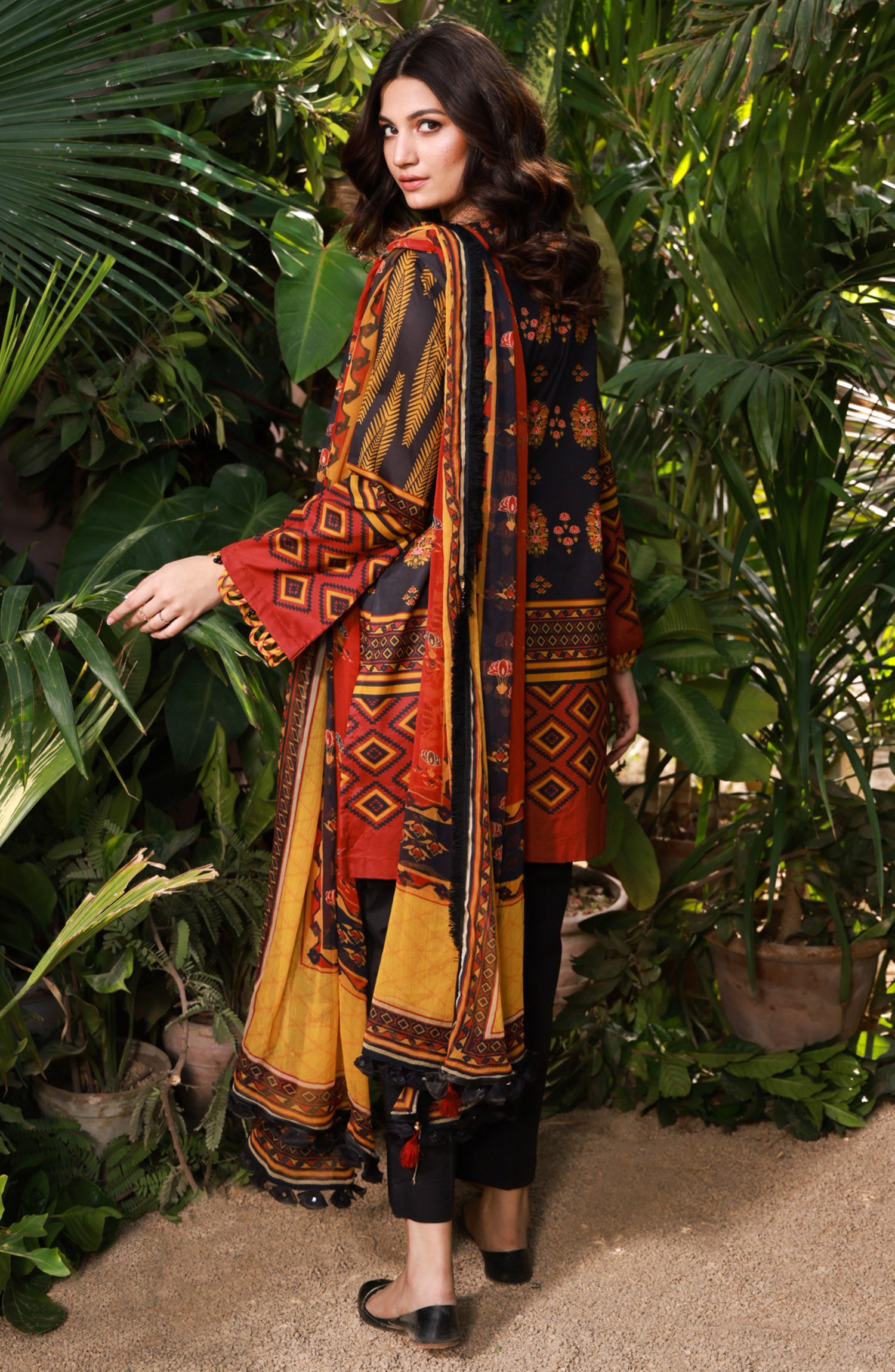 NRDS-21-406/U BLACK LAWN  UNSTITCHED SHIRT DUPATTA