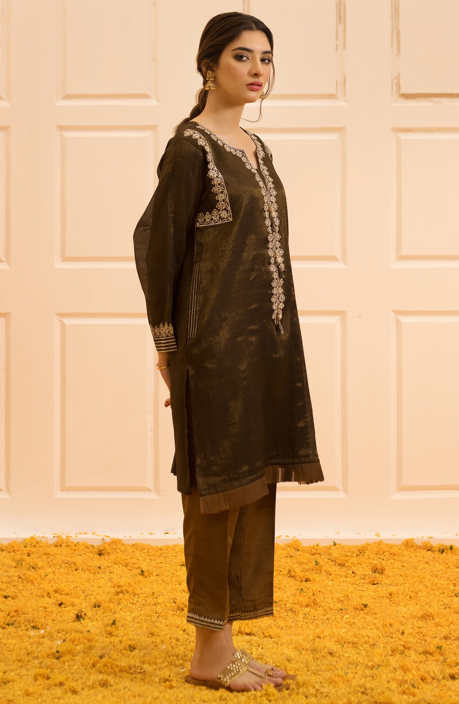 OTL-22-004/U RED LAWN  UNSTITCHED SHIRT DUPATTA PANTS