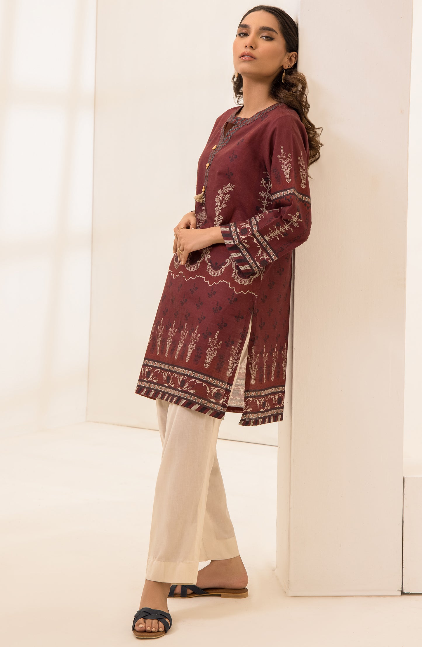 OTL-22-004/U RED LAWN  UNSTITCHED SHIRT DUPATTA PANTS