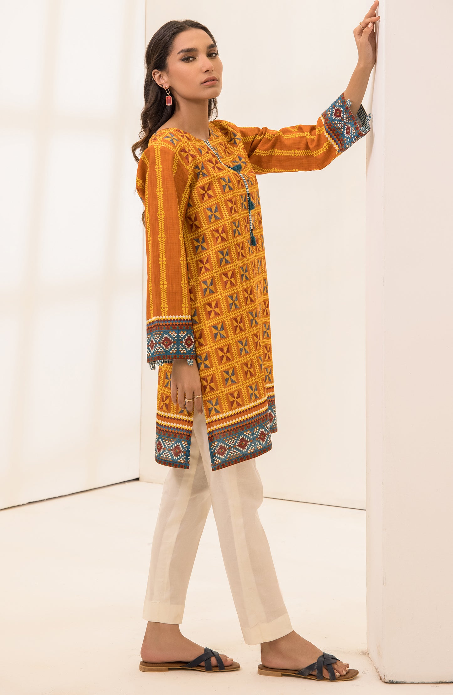 OTL-22-004/U RED LAWN  UNSTITCHED SHIRT DUPATTA PANTS