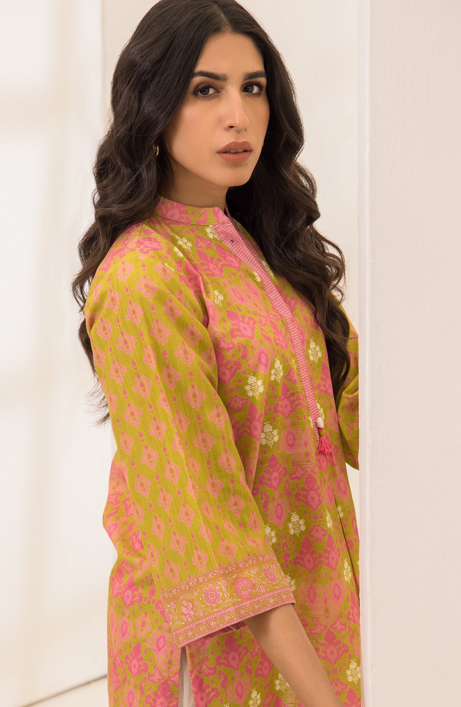 OTL-22-004/U RED LAWN  UNSTITCHED SHIRT DUPATTA PANTS
