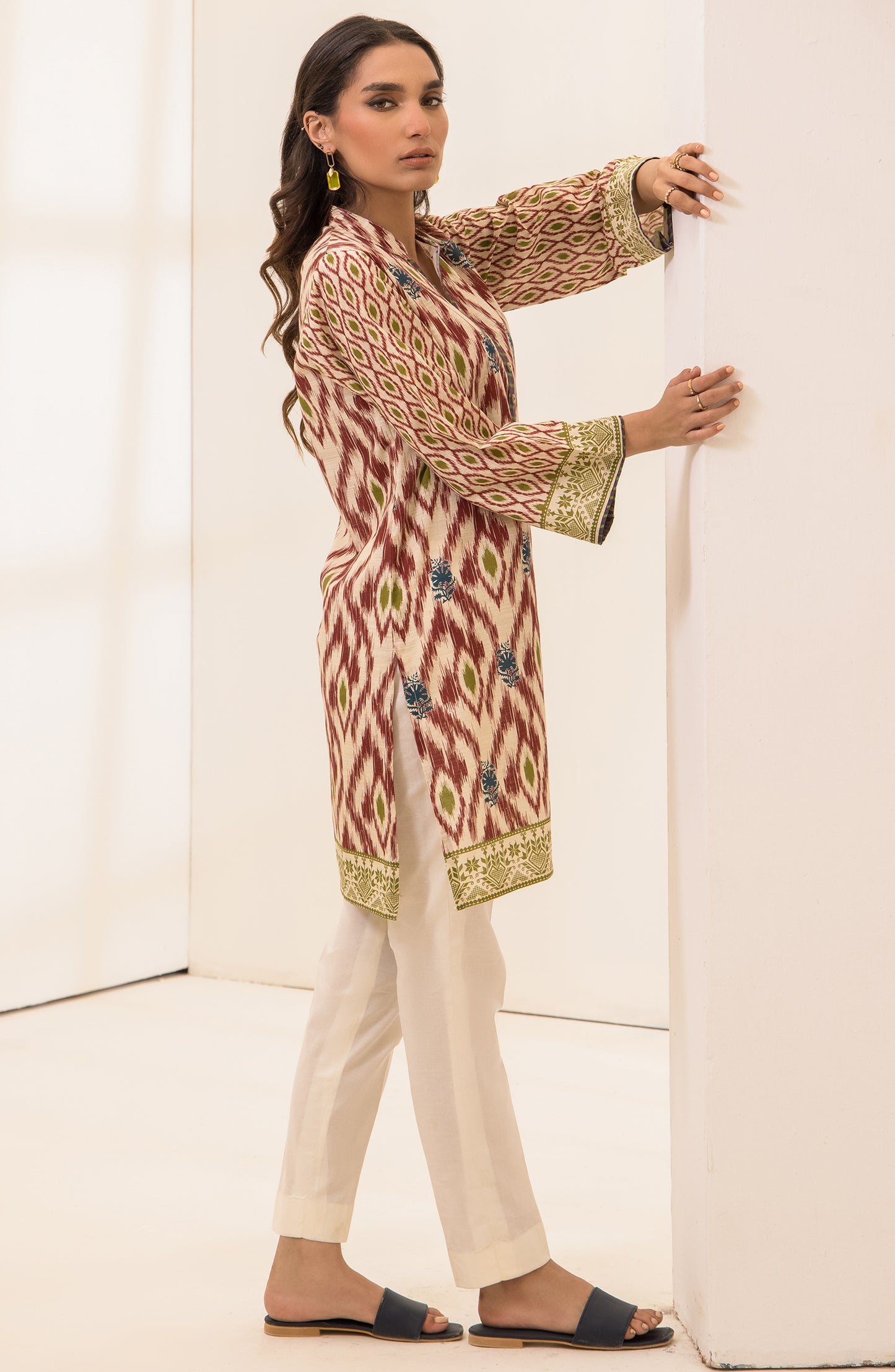 OTL-22-004/U RED LAWN  UNSTITCHED SHIRT DUPATTA PANTS