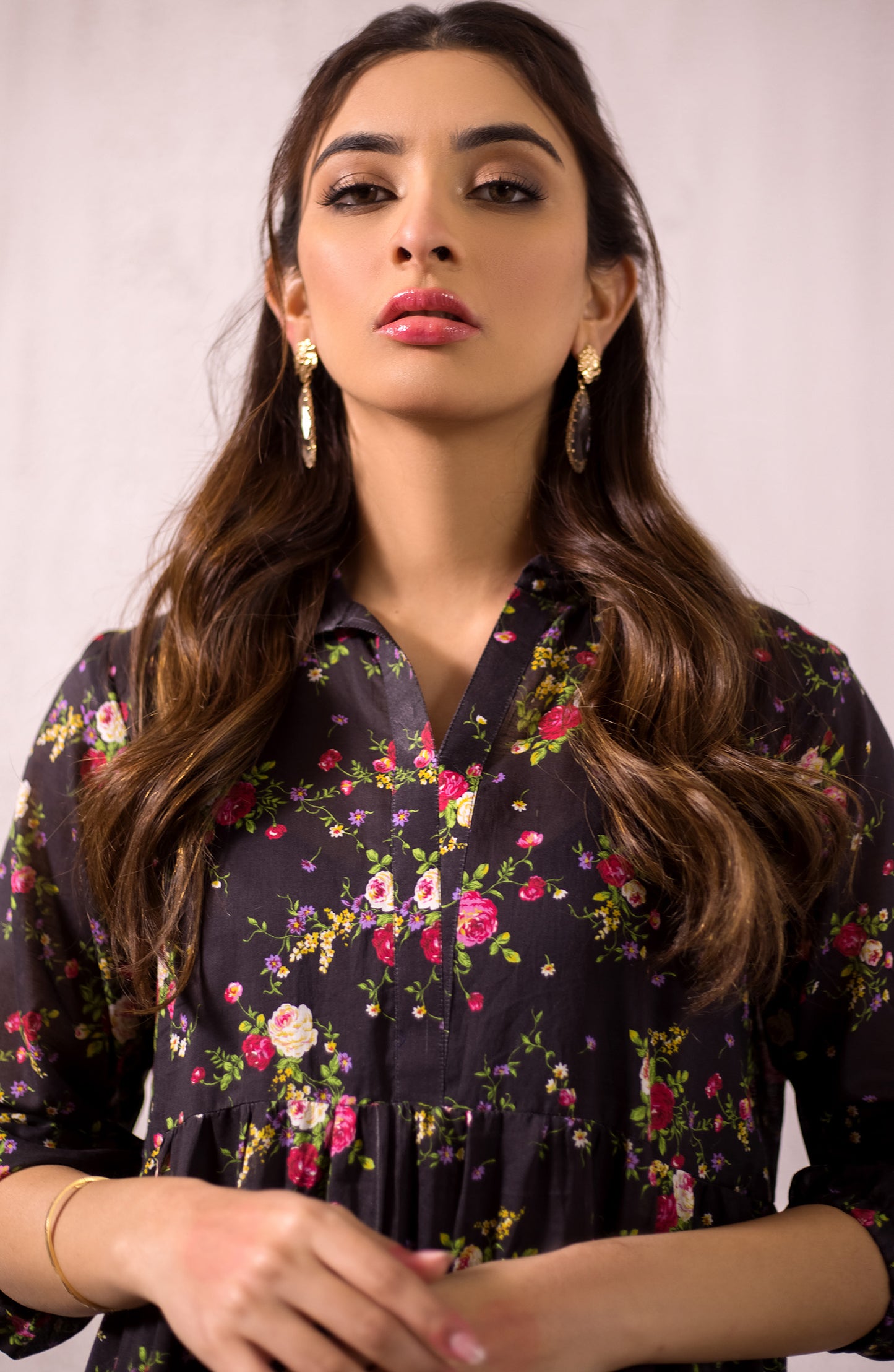 OTL-22-004/U RED LAWN  UNSTITCHED SHIRT DUPATTA PANTS