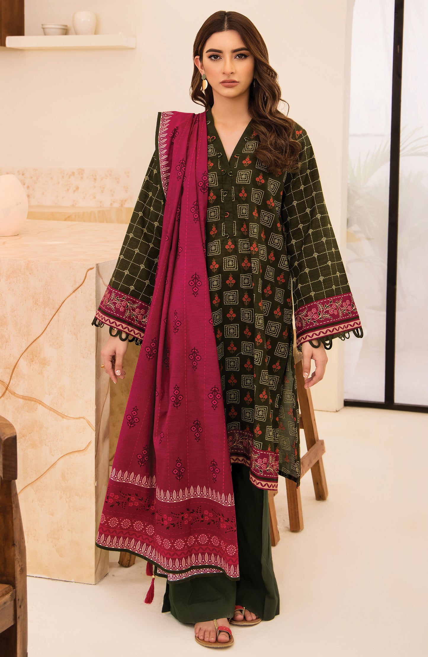 otl-21-280-u-green unstitched 3 Piece Printed khaddar Shirt, Pant and Khaddar Shawl Dupatta