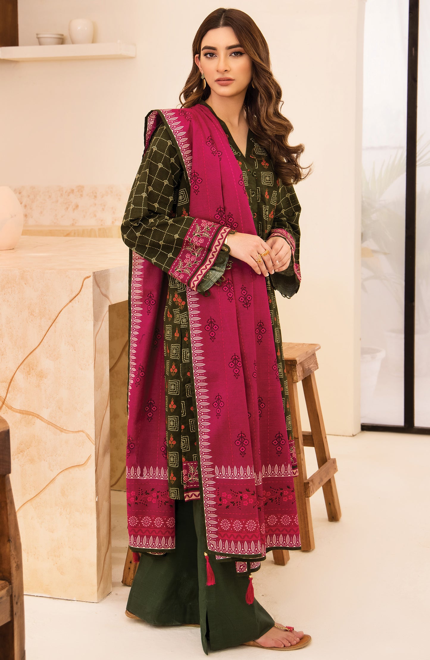 otl-21-280-u-green unstitched 3 Piece Printed khaddar Shirt, Pant and Khaddar Shawl Dupatta