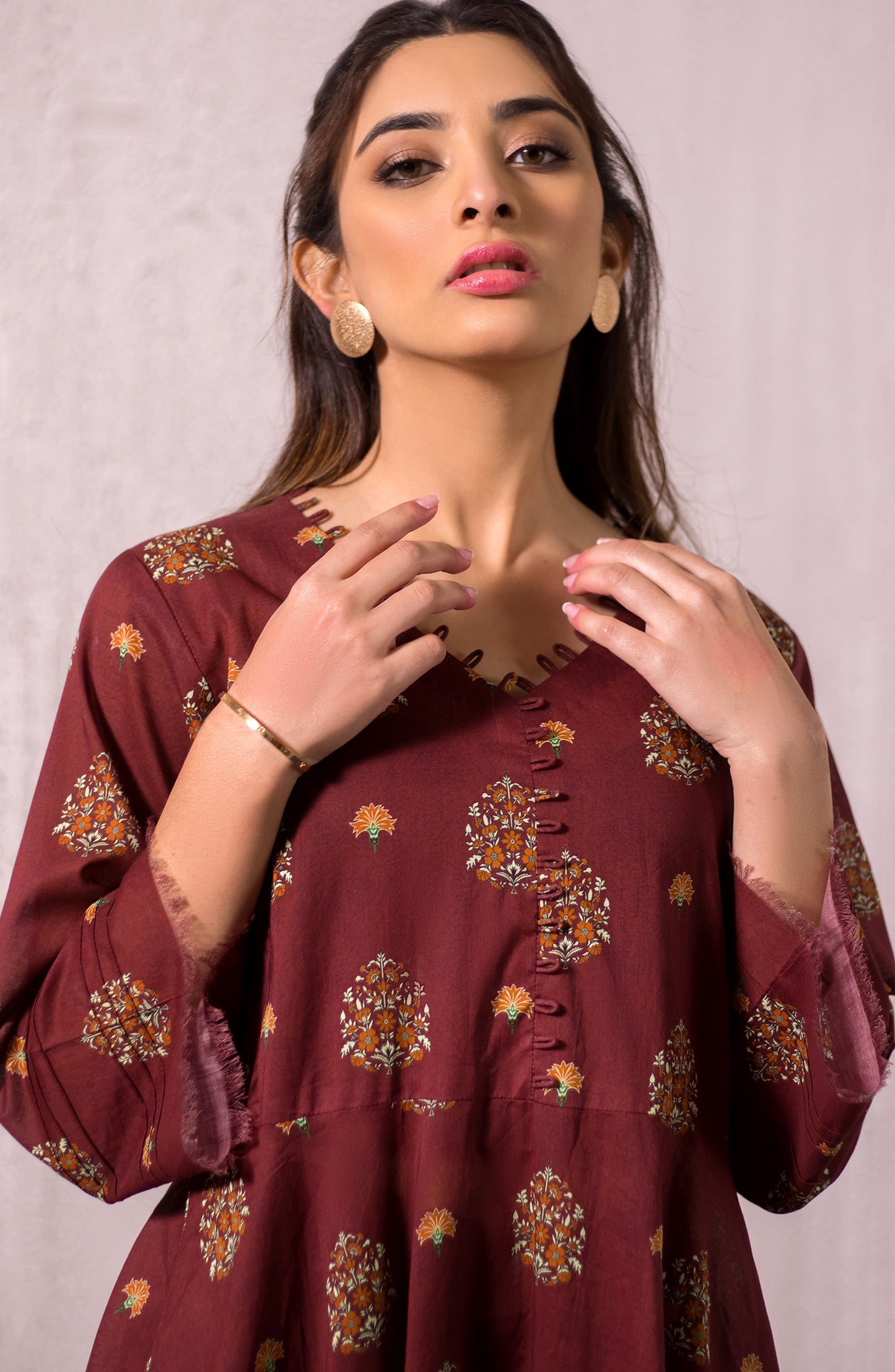 OTL-22-004/U RED LAWN  UNSTITCHED SHIRT DUPATTA PANTS