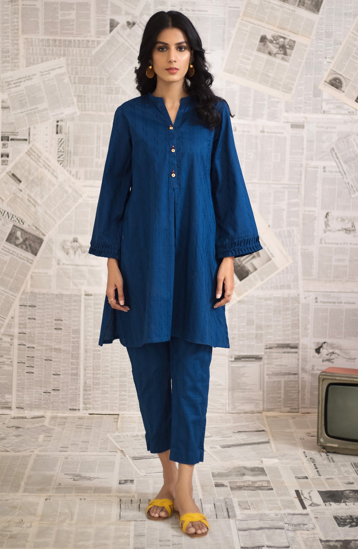 OTL-22-004/U RED LAWN  UNSTITCHED SHIRT DUPATTA PANTS