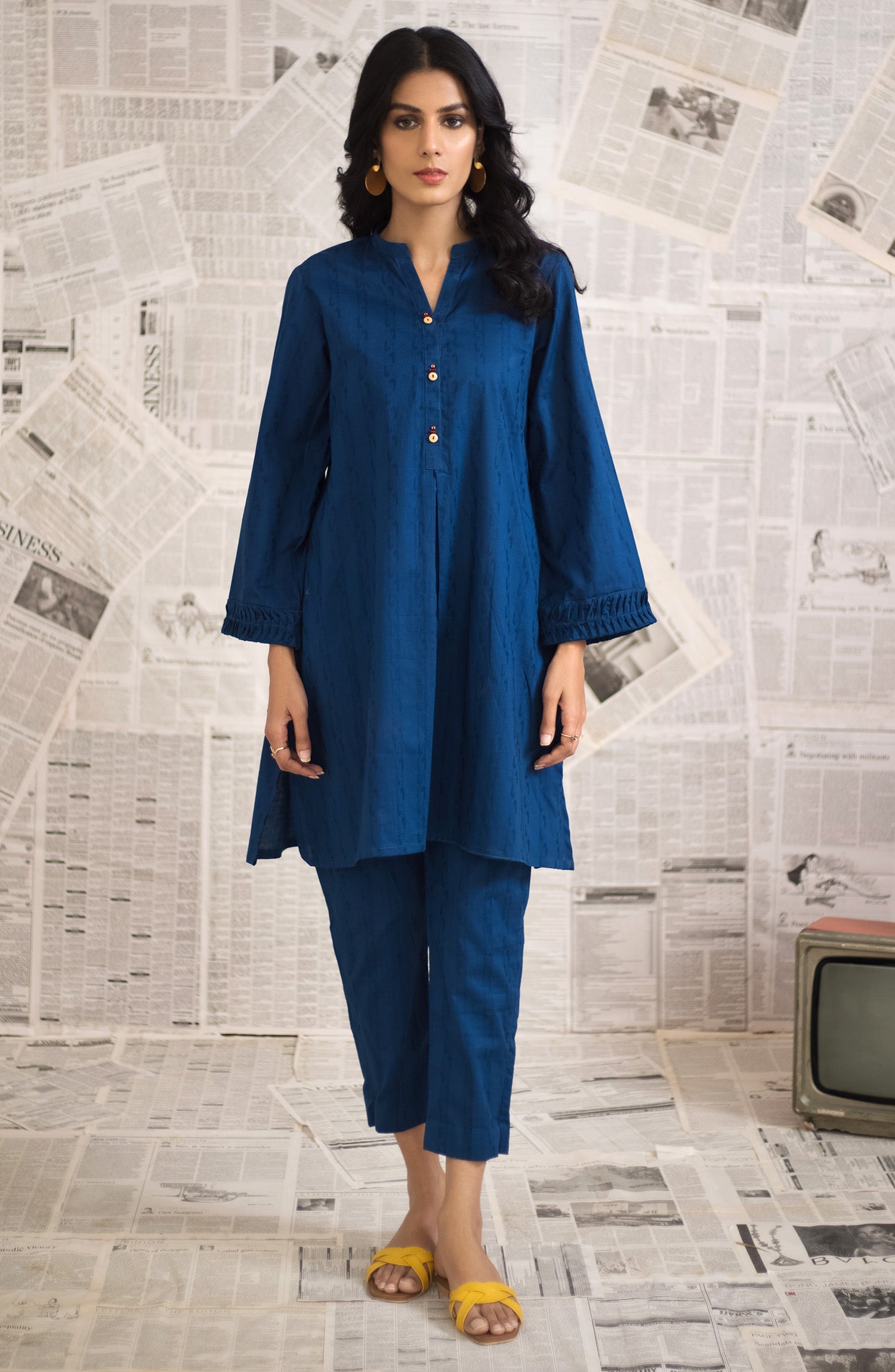 OTL-22-004/U RED LAWN  UNSTITCHED SHIRT DUPATTA PANTS