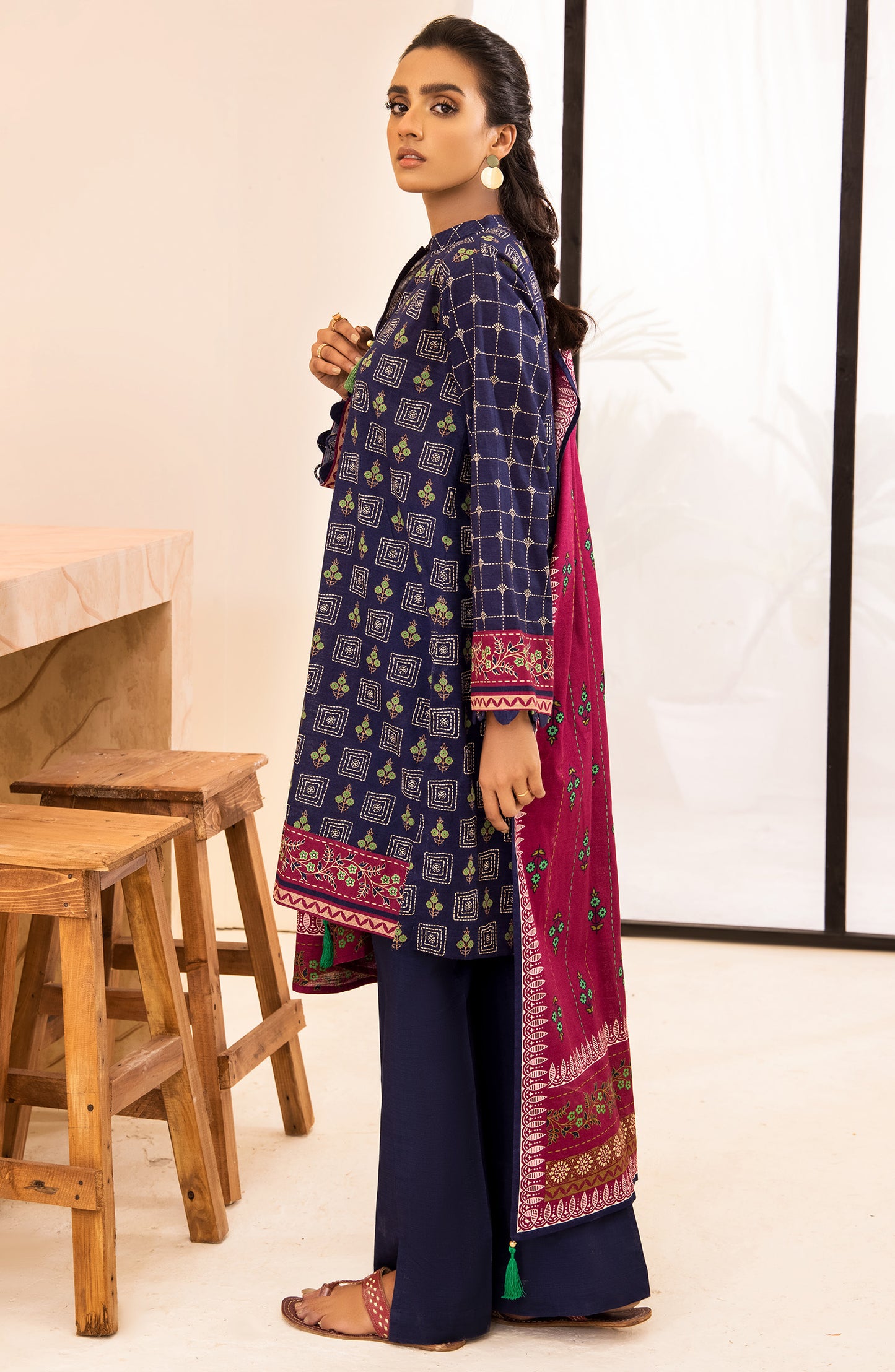 otl-21-280-u-blue Unstitched 3 Piece Printed khaddar Shirt Pant and Khaddar Shawl Dupatta 