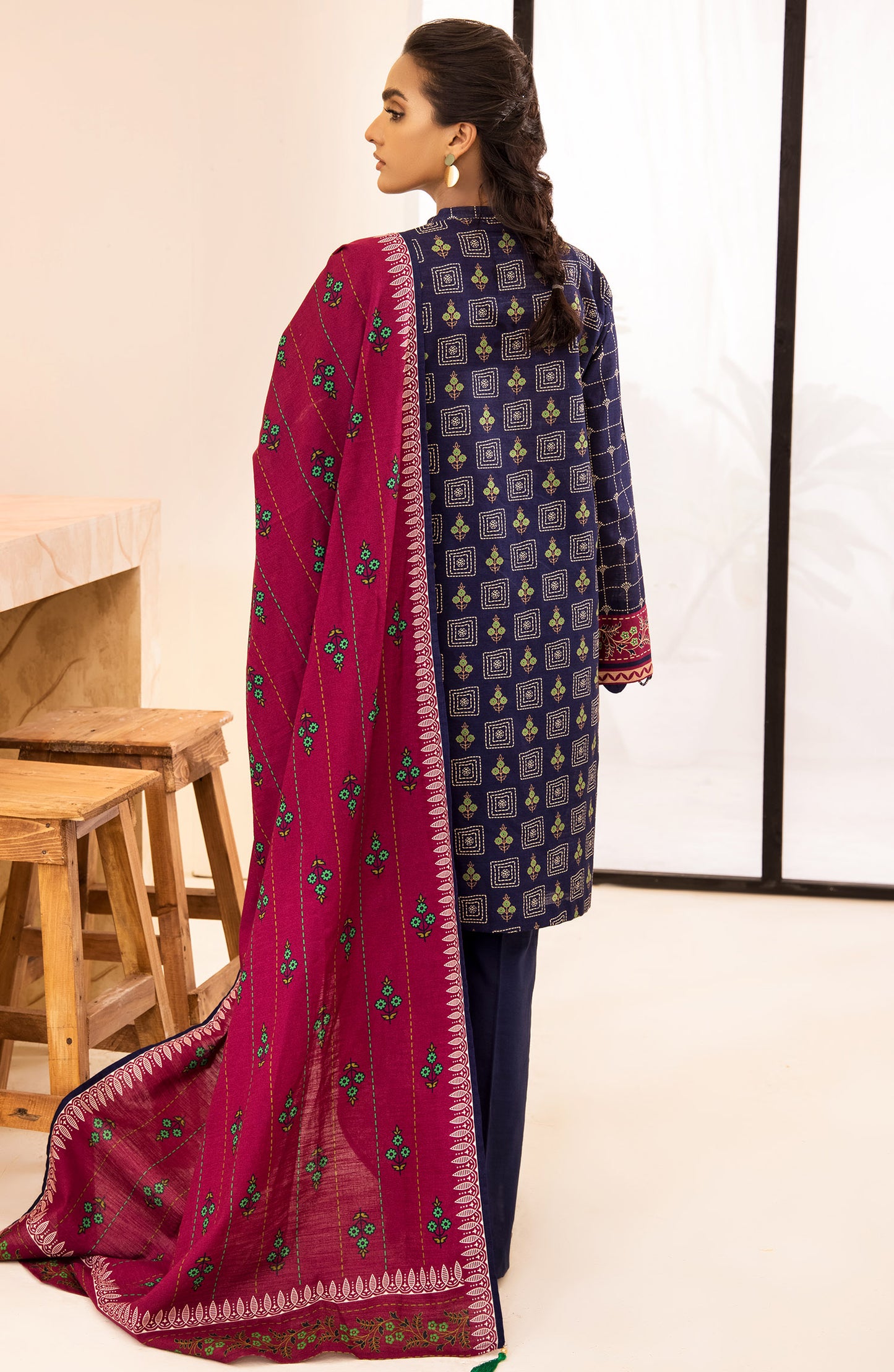 otl-21-280-u-blue Unstitched 3 Piece Printed khaddar Shirt Pant and Khaddar Shawl Dupatta 