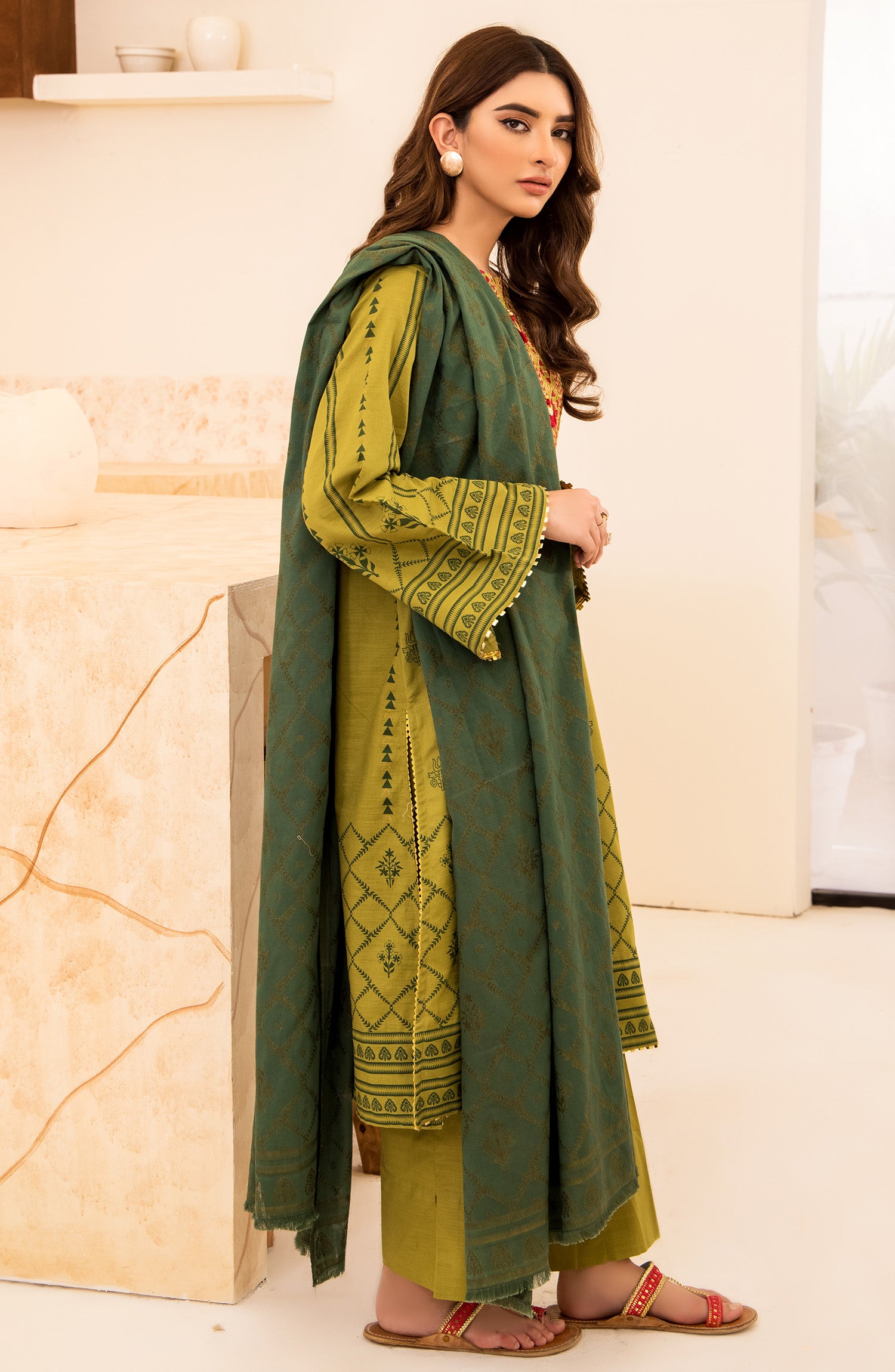 otl-21-276-u-green Unstitched 3 Piece Embroidered Khaddar Shirt , Pant and Khaddar Dupatta 