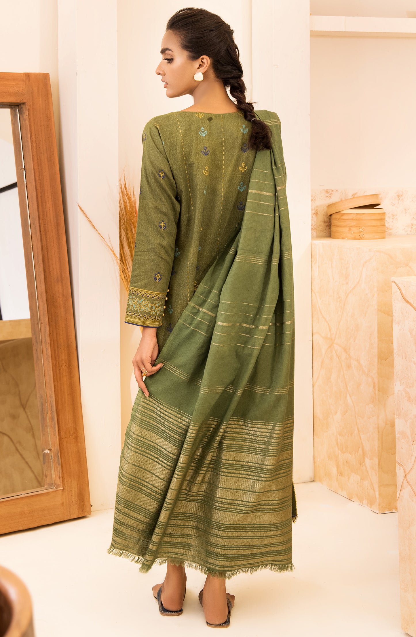 Unstitched 3 Piece Embroidered Karandi Shirt, Pant and Karandi Zari Shawl Dupatta